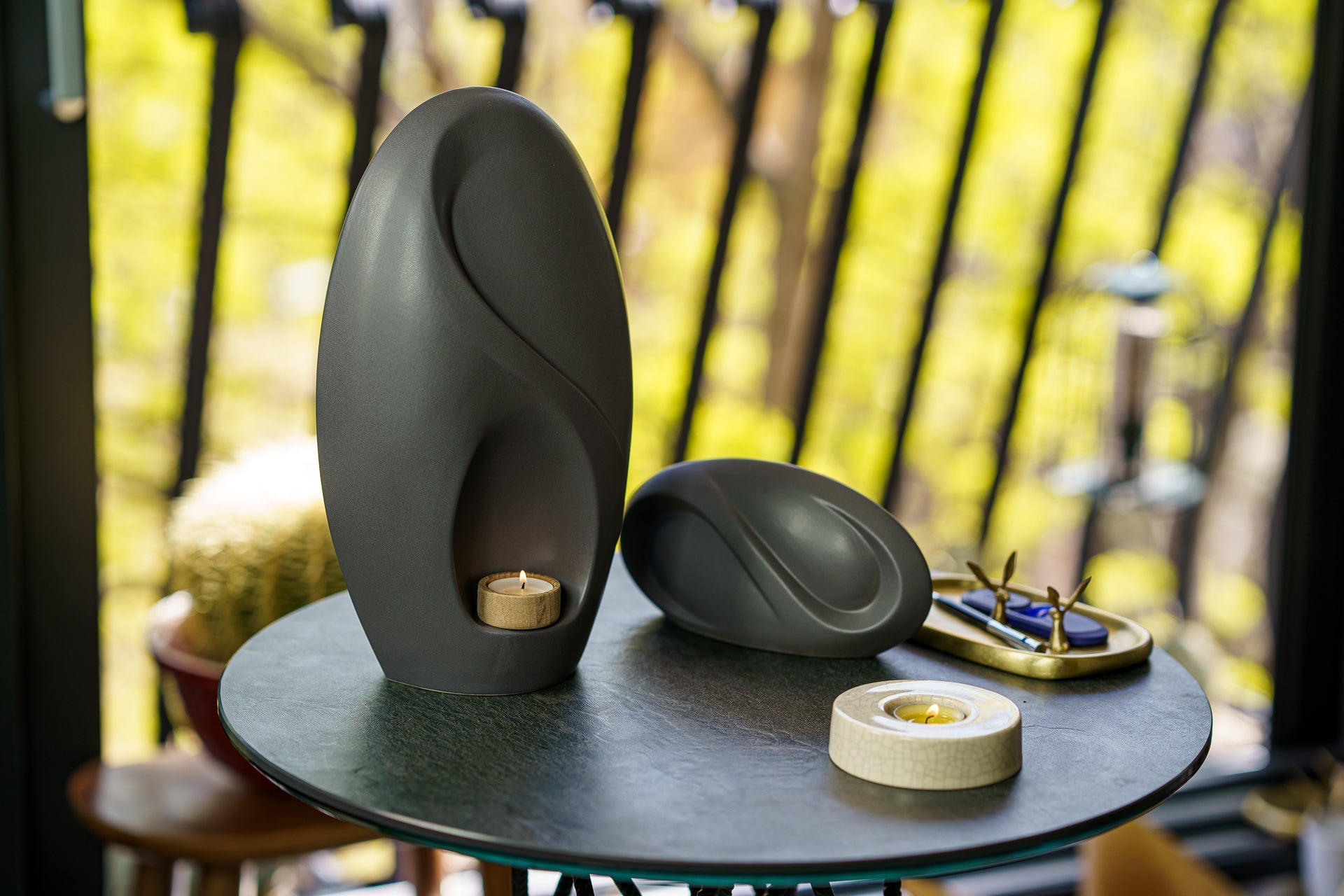 How to Transfer Ashes to a Cremation Urn - Blog By Pulvis Art Urns