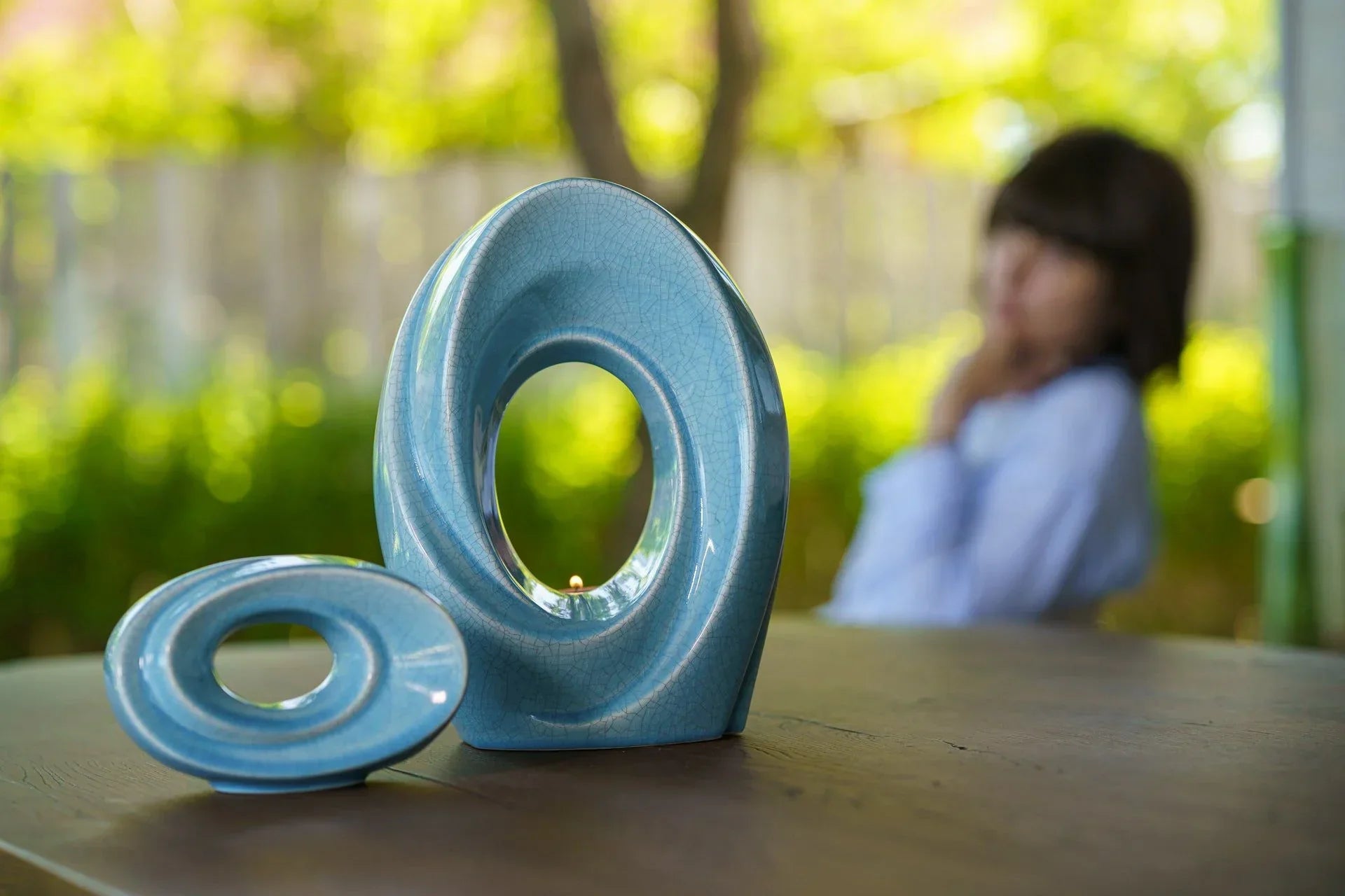 How to Choose the Perfect Cremation Urn: A Guide to Styles, Materials, and Memorial Keepsakes