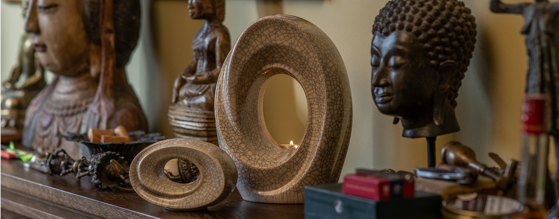 Set of handmade art urns for ashes "The Passage". Photo for the Urns for Ashes category in the official Pulvis Art Urns website. Adult Urns for Ashes Category