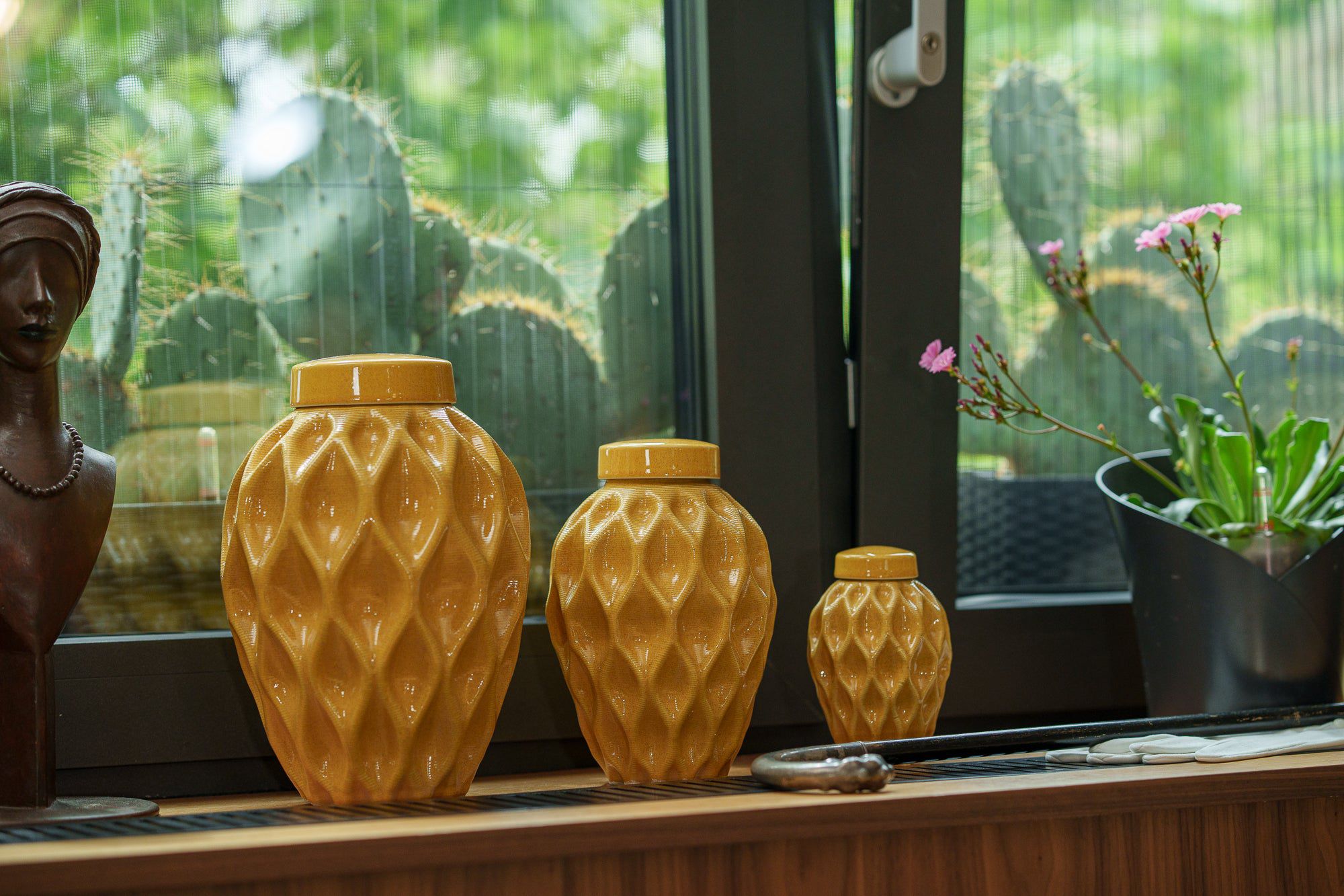 3D Printed Ceramic Urn "Echo". Memorial Urns by Pulvis