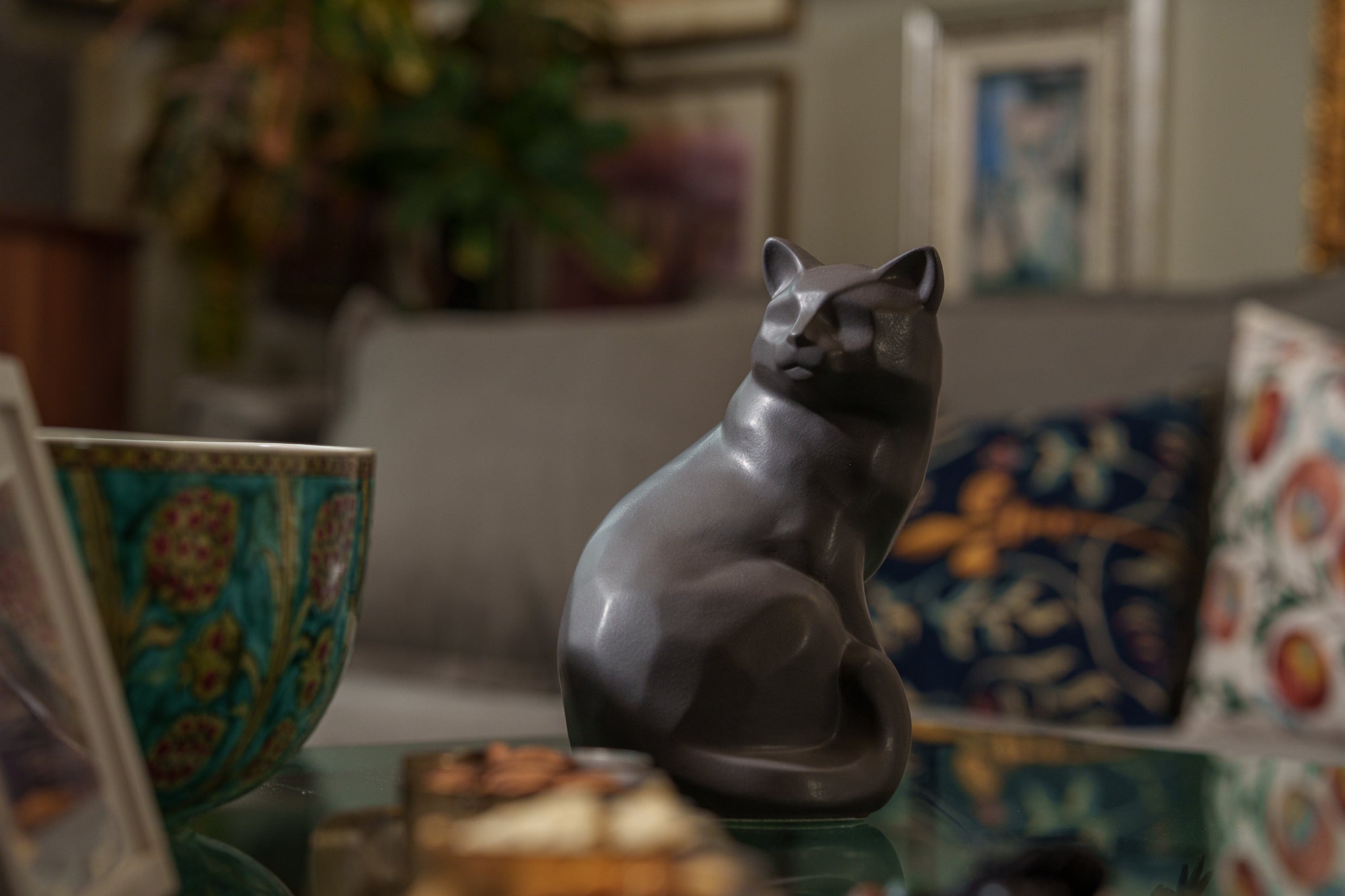 Felix Cat Urn for Ashes - Gray Matte | Ceramic | Handmade Pet Urn