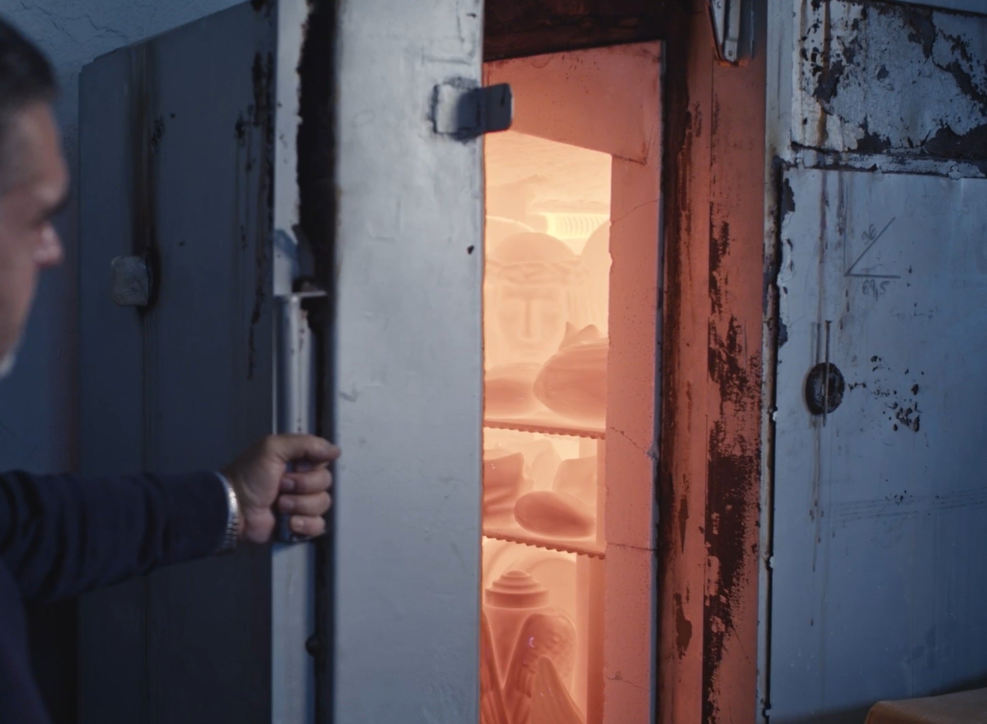 Load video: Pet Urns. Ceramic Pet Urns