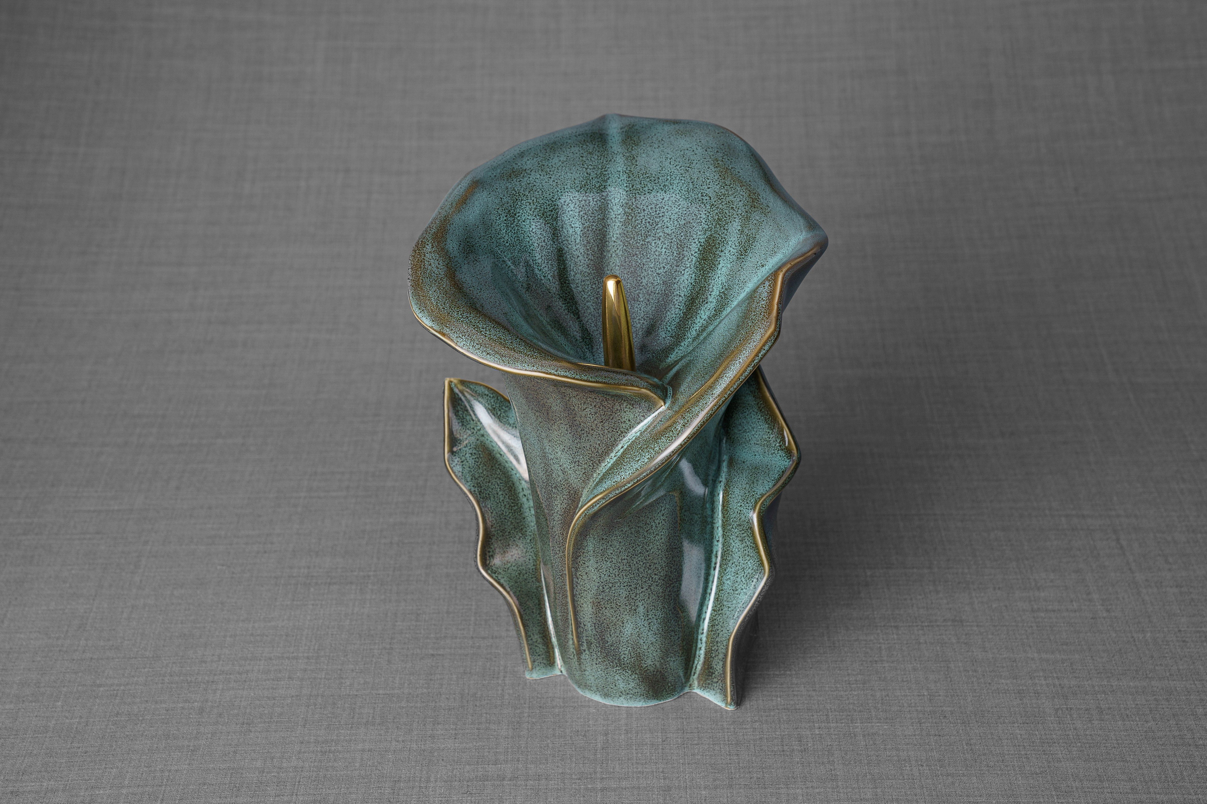 Pulvis Art Urns Adult Size Urn Calla Flower Memorial Urn for Ashes - Medium | Oily Green Melange