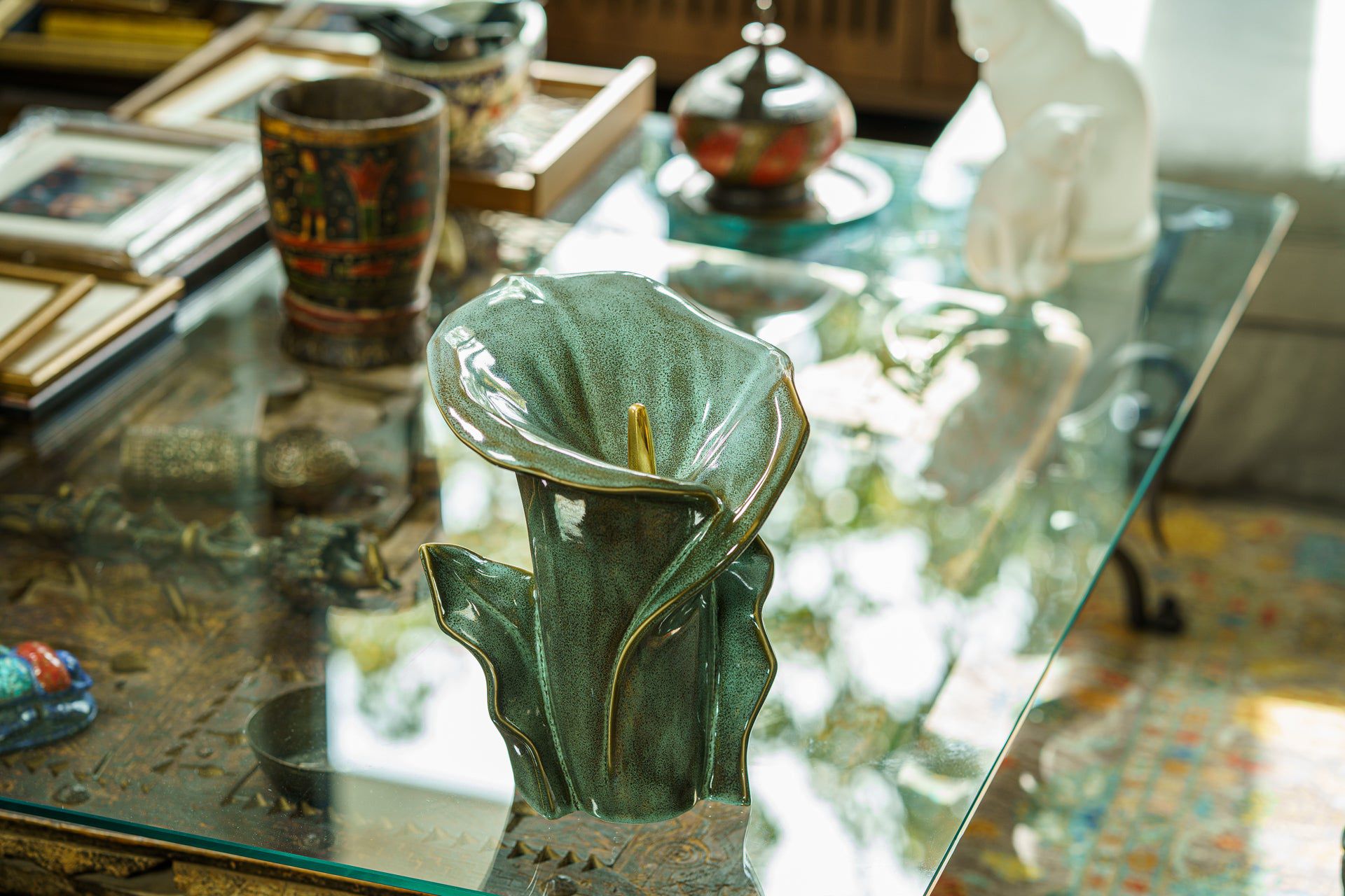 Pulvis Art Urns Adult Size Urn Calla Flower Memorial Urn for Ashes - Medium | Oily Green Melange