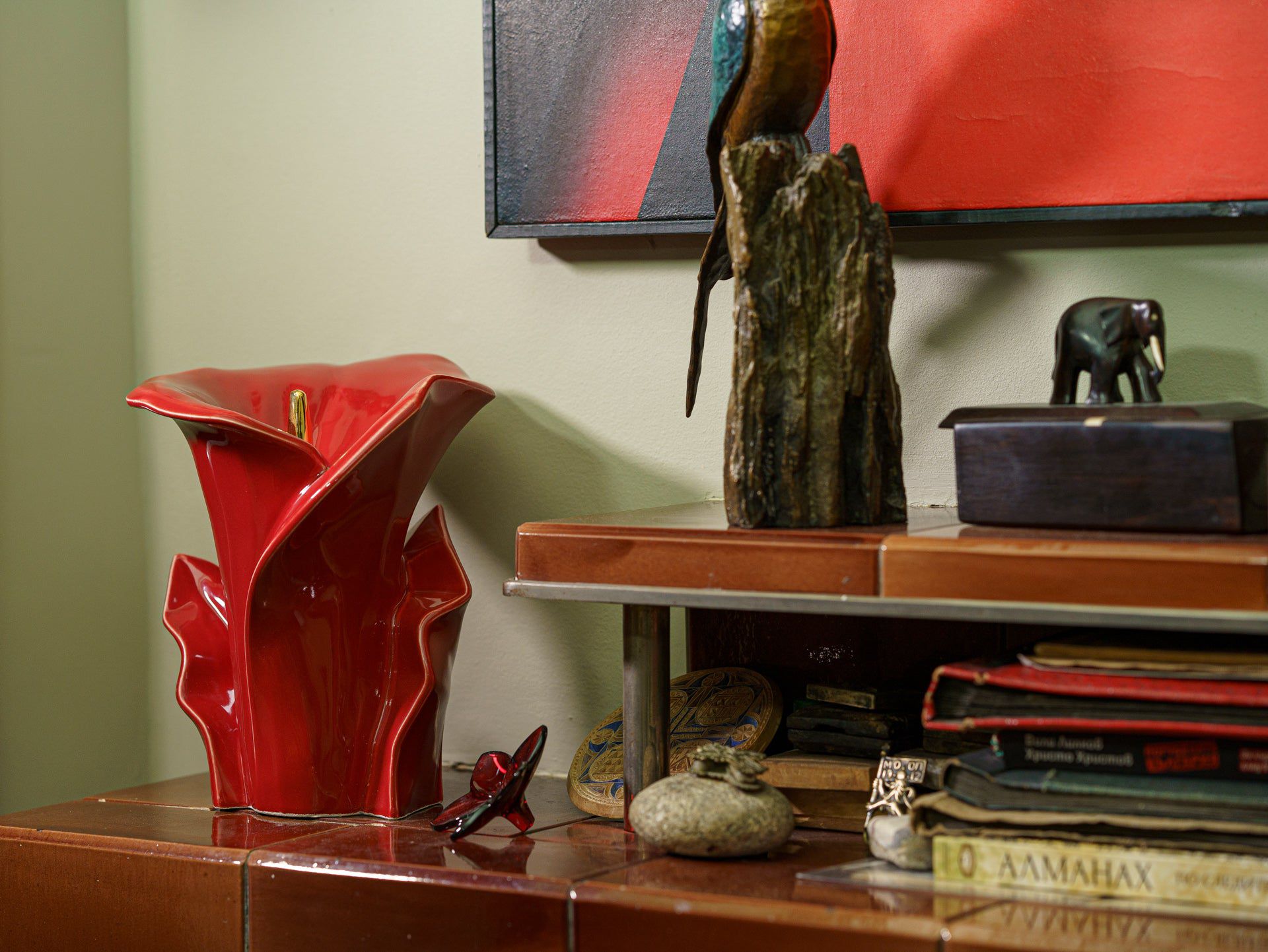 Pulvis Art Urns Adult Size Urn Calla Flower Memorial Urn for Ashes - Medium | Red