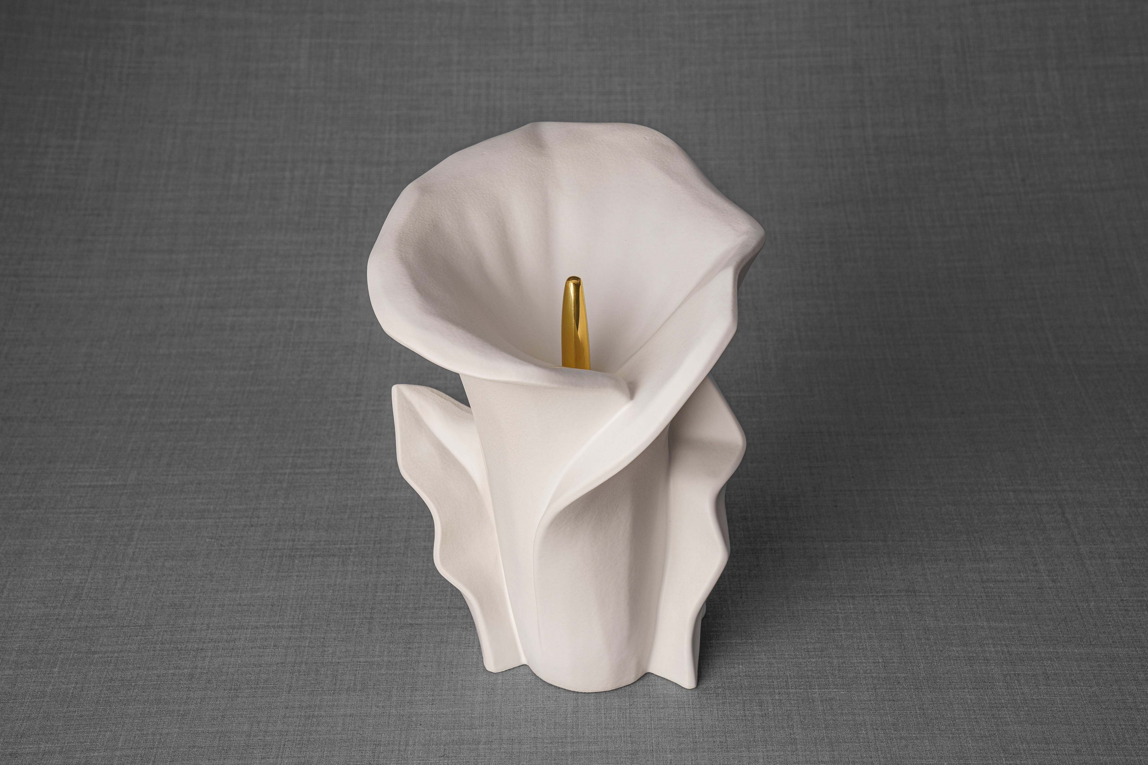 Pulvis Art Urns Adult Size Urn Calla Flower Memorial Urn for Ashes - Medium | White Matte