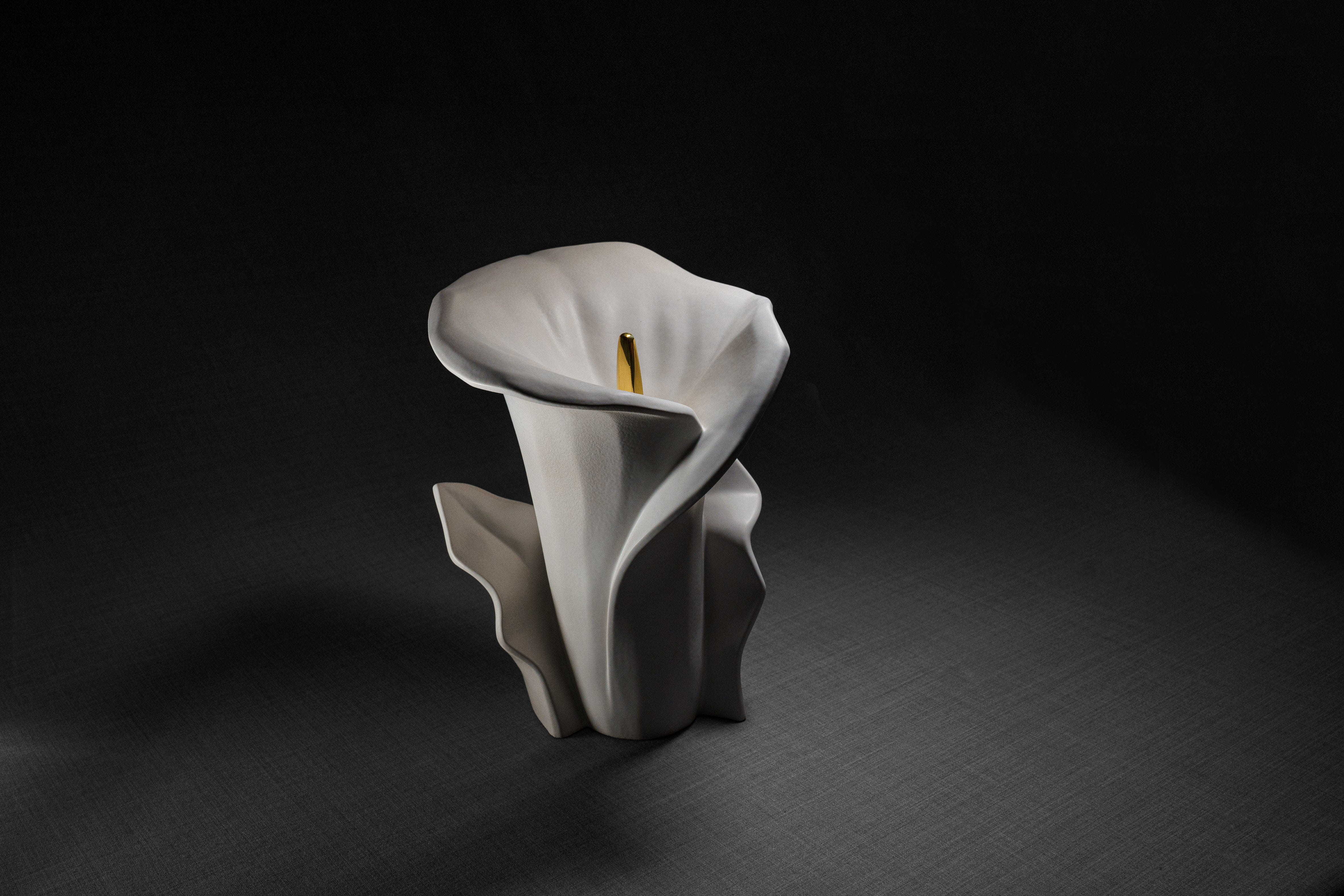 Pulvis Art Urns Adult Size Urn Calla Flower Memorial Urn for Ashes - Medium | White Matte