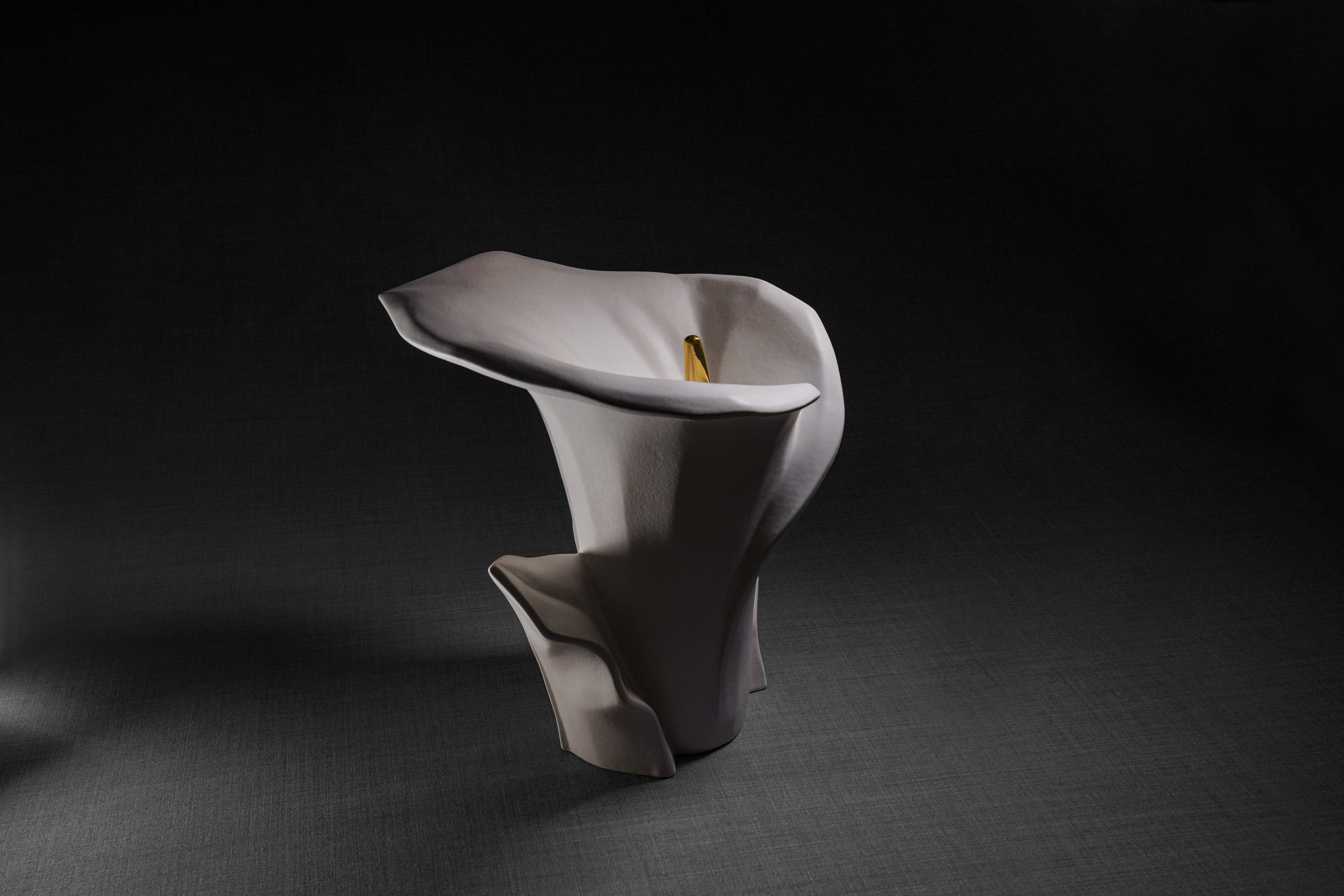 Pulvis Art Urns Adult Size Urn Calla Flower Memorial Urn for Ashes - Medium | White Matte