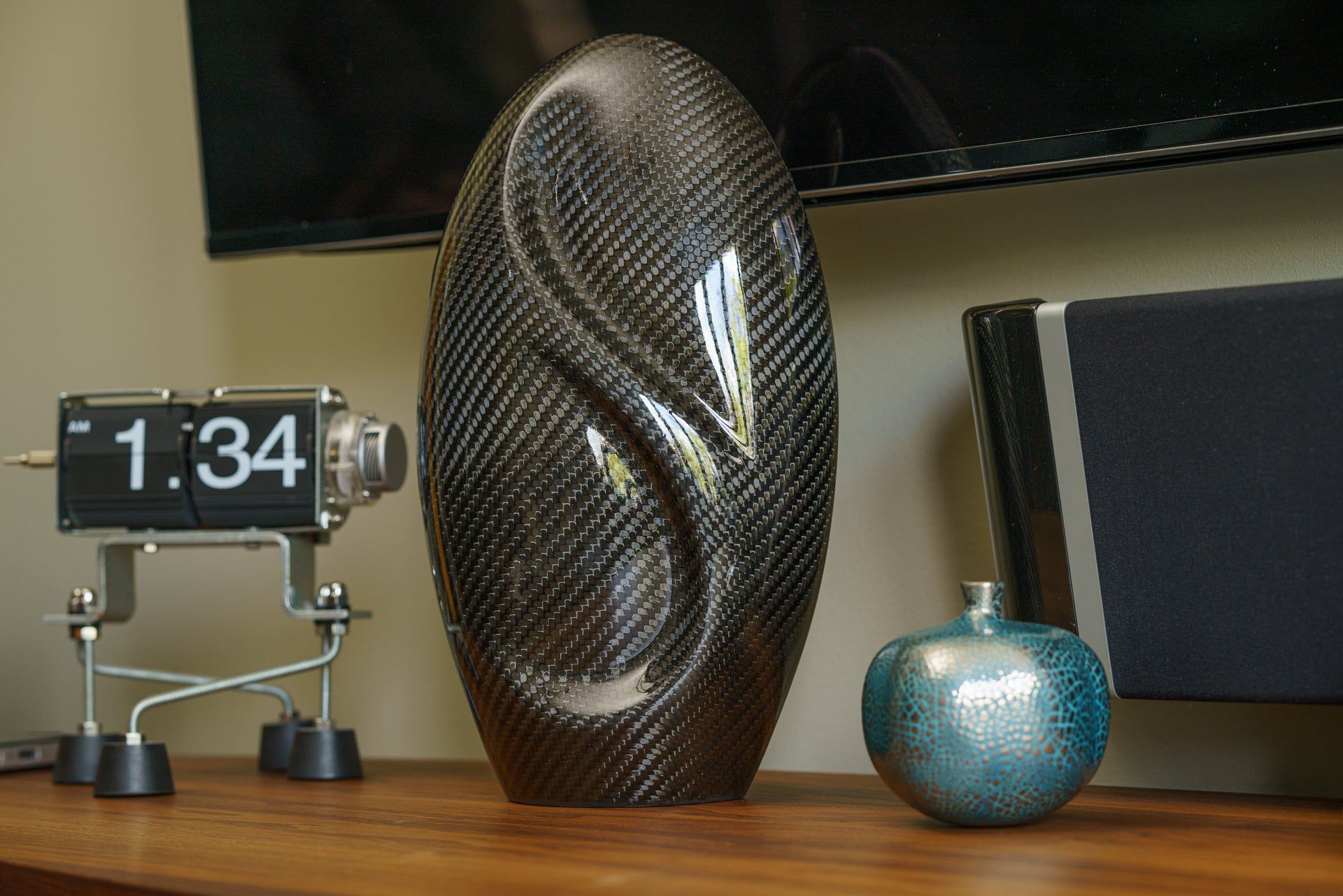 Pulvis Art Urns Adult Size Urn Carbon Fiber Cremation Urn "Eternity" - Twill Weave Carbon Urn
