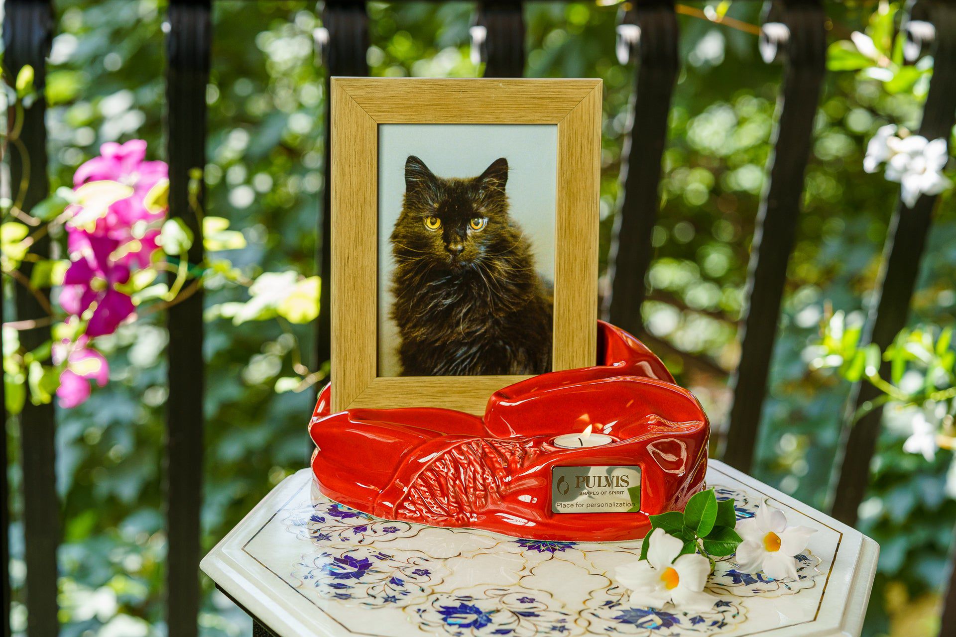 Pulvis Art Urns Adult Size Urn Cremation Urn "Cozy" - Red | Ceramic Picture Frame Urn