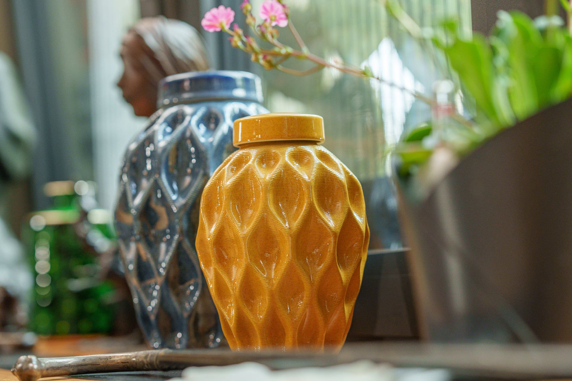 Cremation Urn "Echo" - 3D Printed Ceramic Urn | Blue Melange | Large