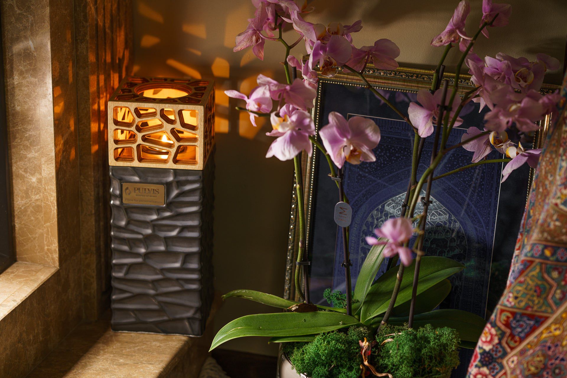 "Everlasting Flame" Cremation Urn for Ashes - Dark Matte | Ceramic Urn