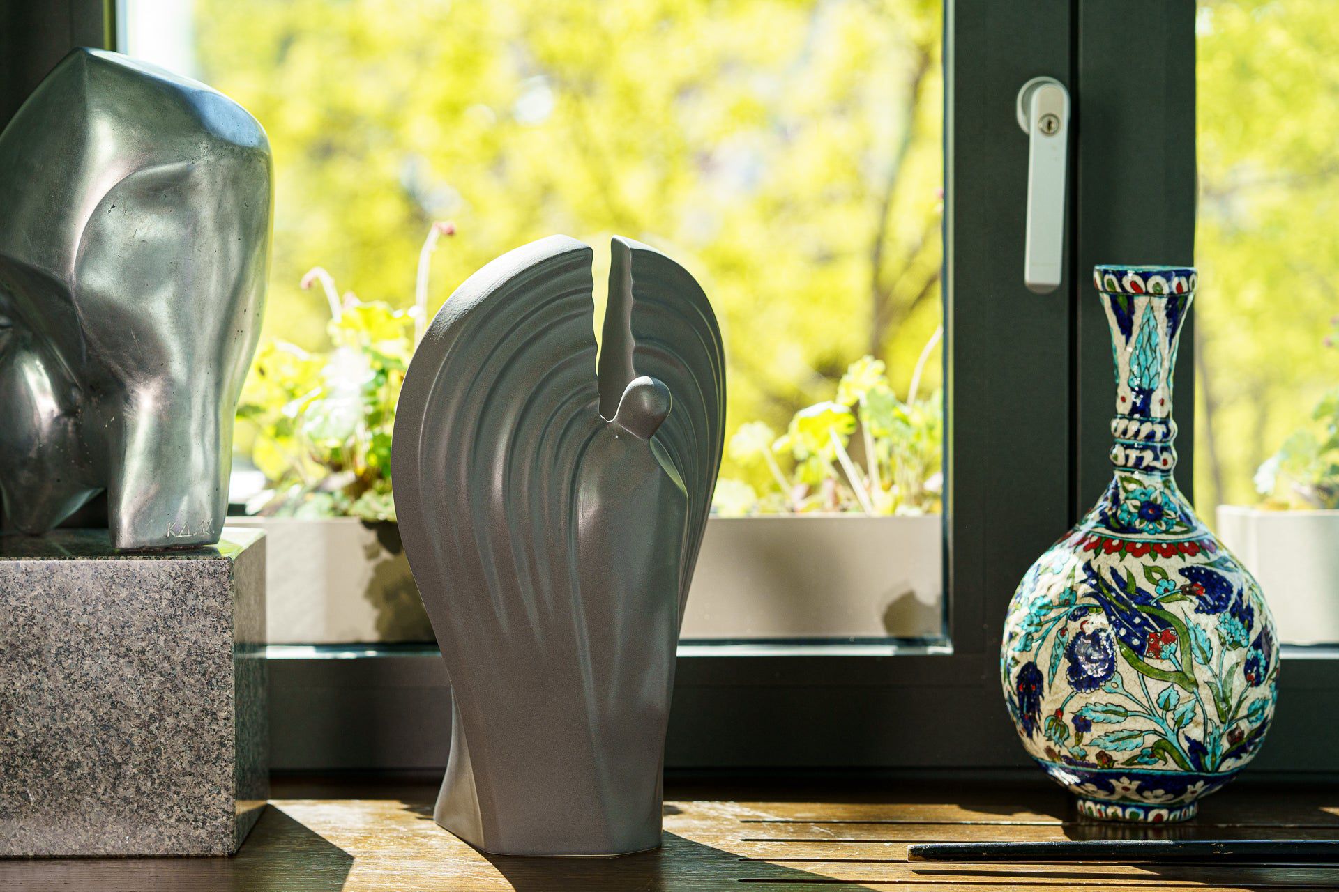 Pulvis Art Urns Adult Size Urn Guardian Handmade Cremation Urn for Ashes - Large | Gray Matte | Ceramic