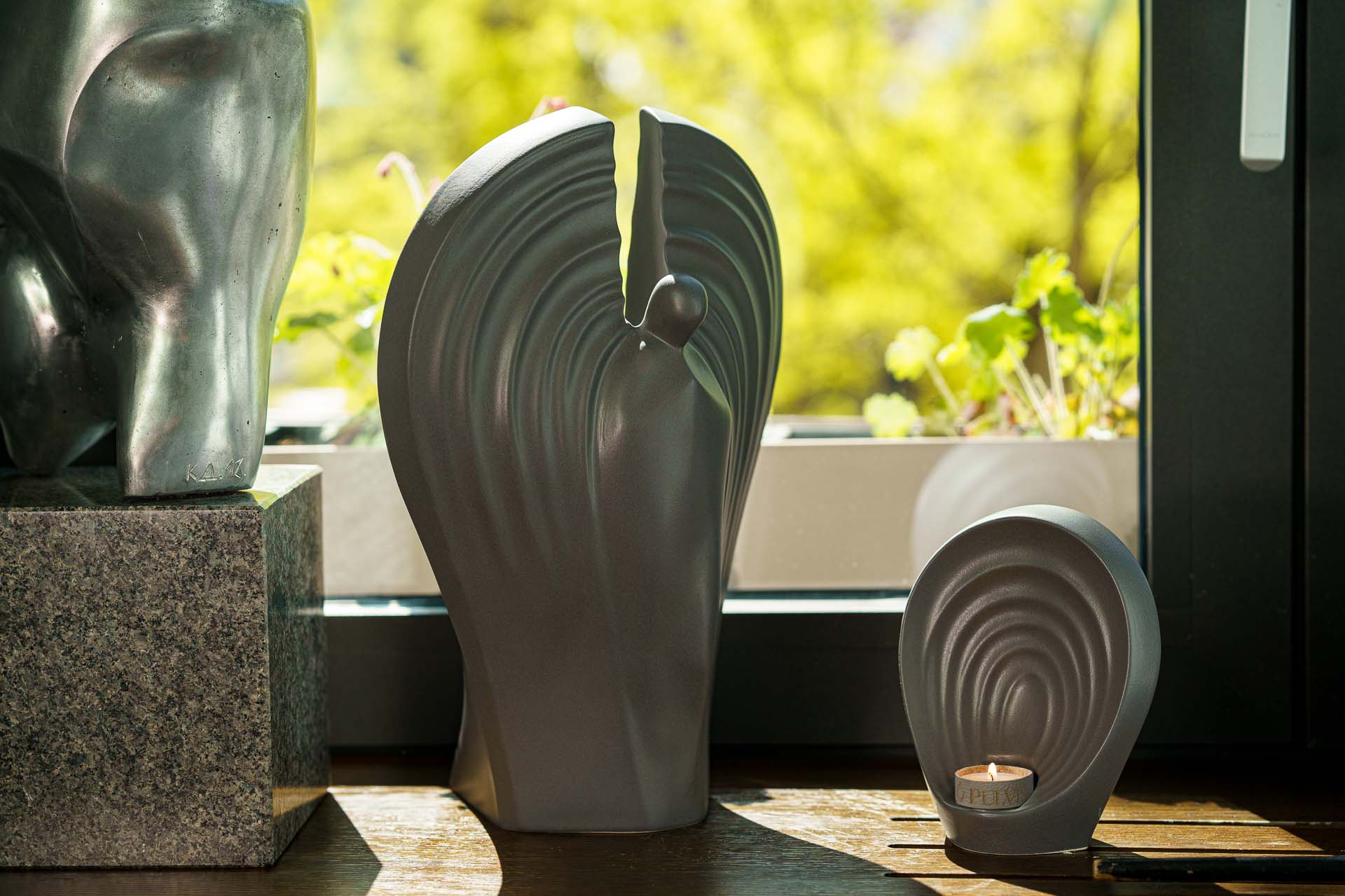 Pulvis Art Urns Adult Size Urn Guardian Handmade Cremation Urn for Ashes - Large | Gray Matte | Ceramic