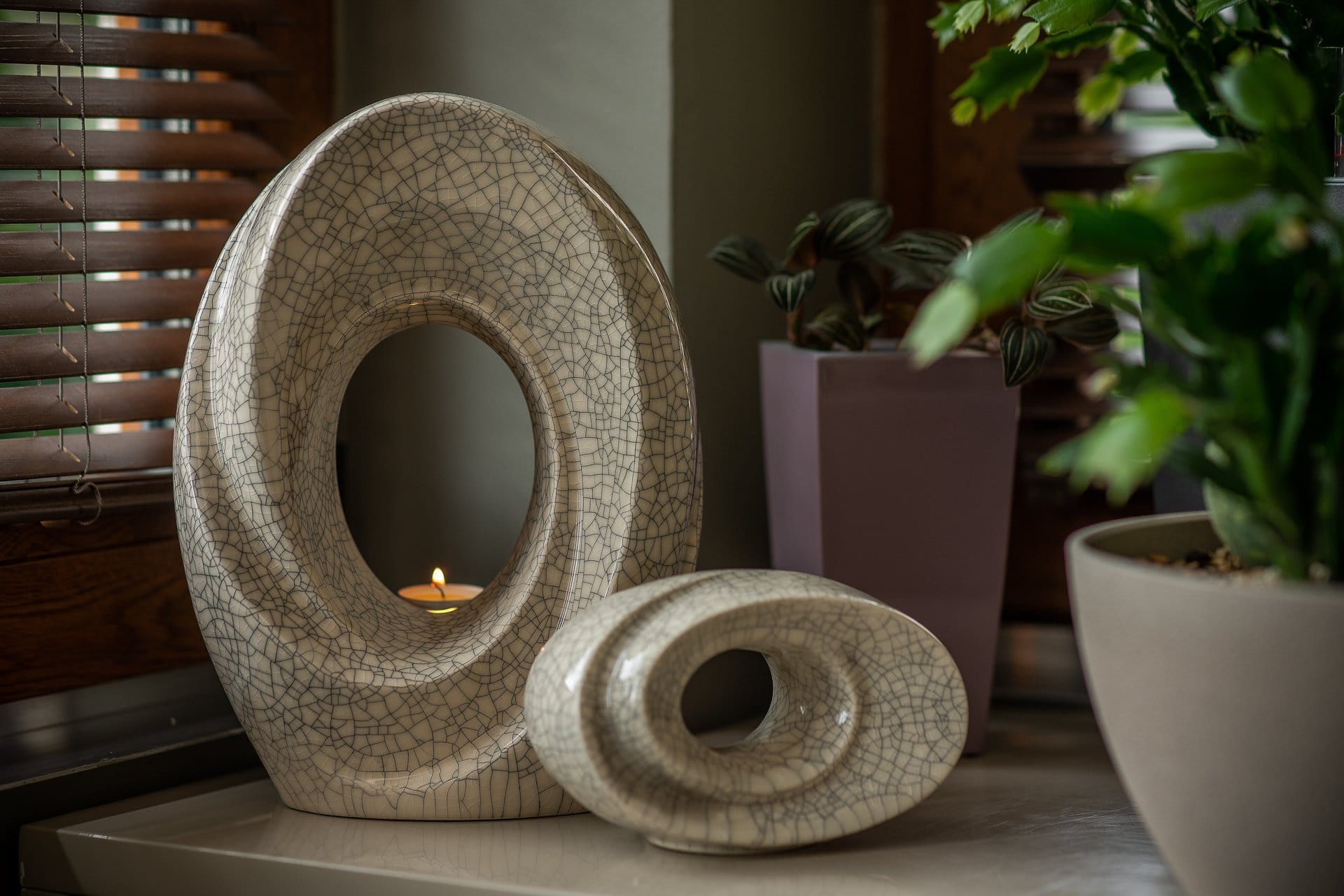 Ceramic Art Urn for Ashes - The Passage- set (craquelure colour with candle ) by Pulvis Art Urns