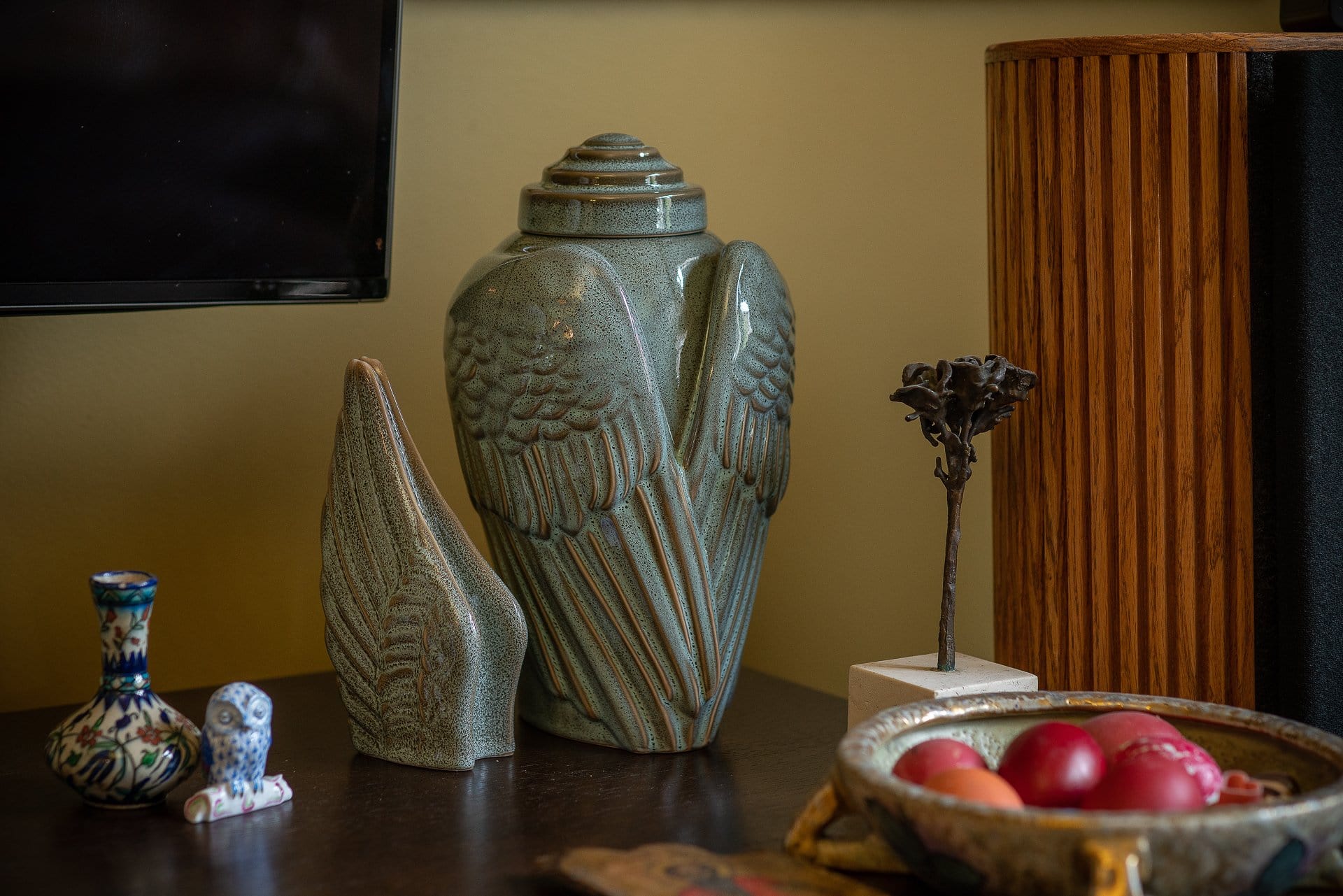 Ceramic Art Urn for Ashes - Wings - set (Oily green melange colour ) by Pulvis Art Urns