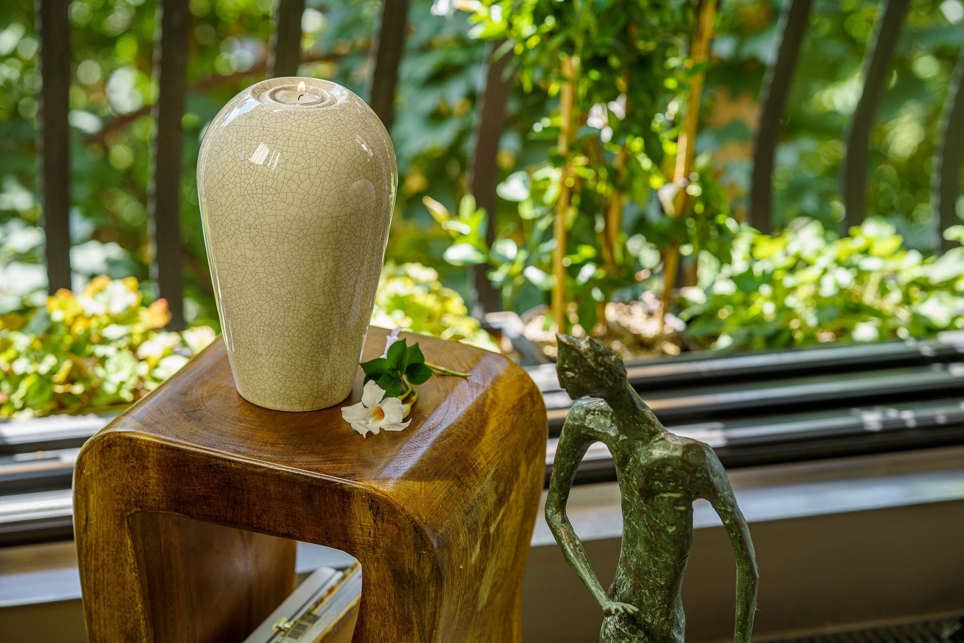 Pulvis Art Urns Adult Size Urn Memorial Cremation Urn "Serenity" - Large | Craquelure | Ceramic
