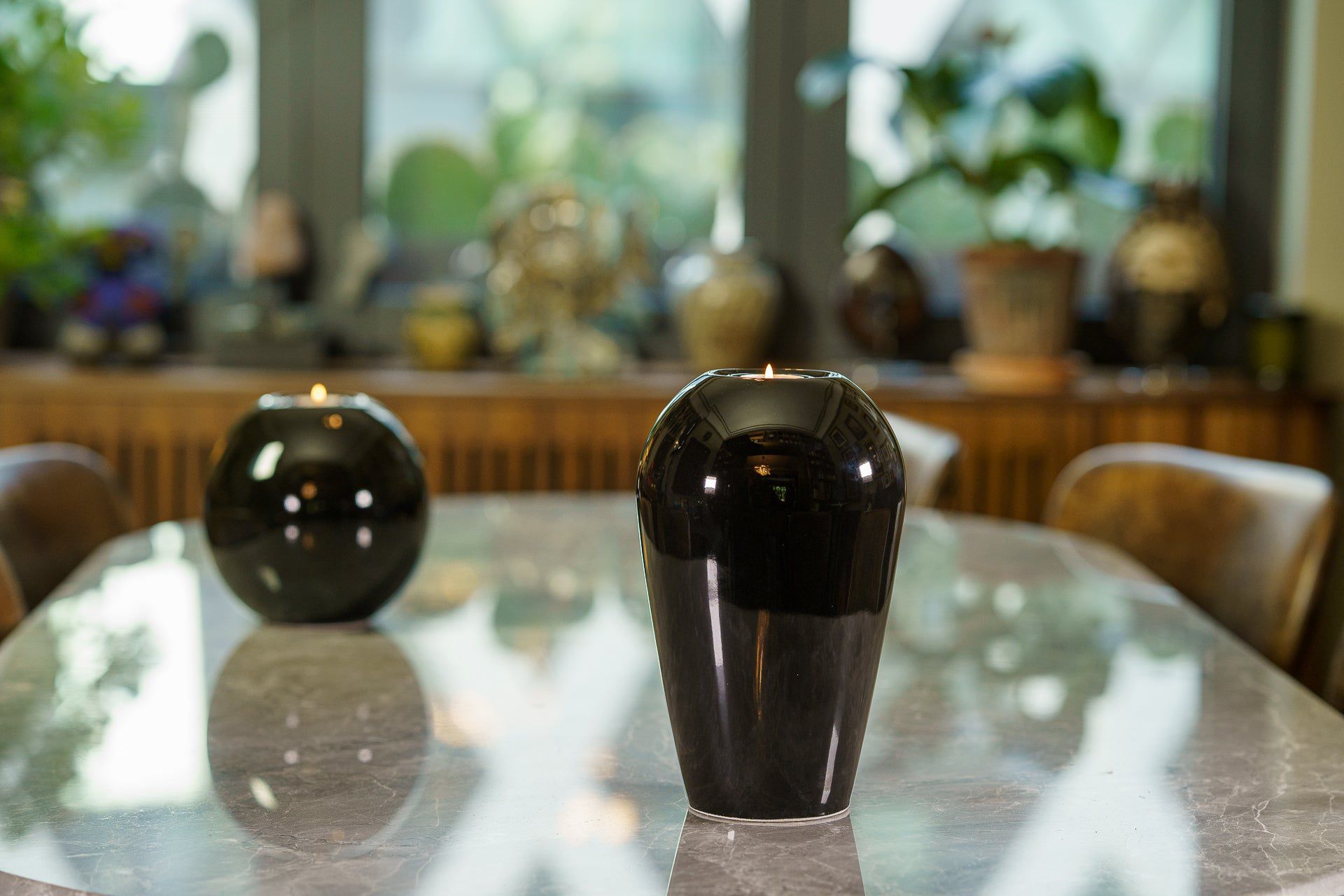 Pulvis Art Urns Adult Size Urn Memorial Cremation Urn "Serenity" - Large | Lamp Black | Ceramic