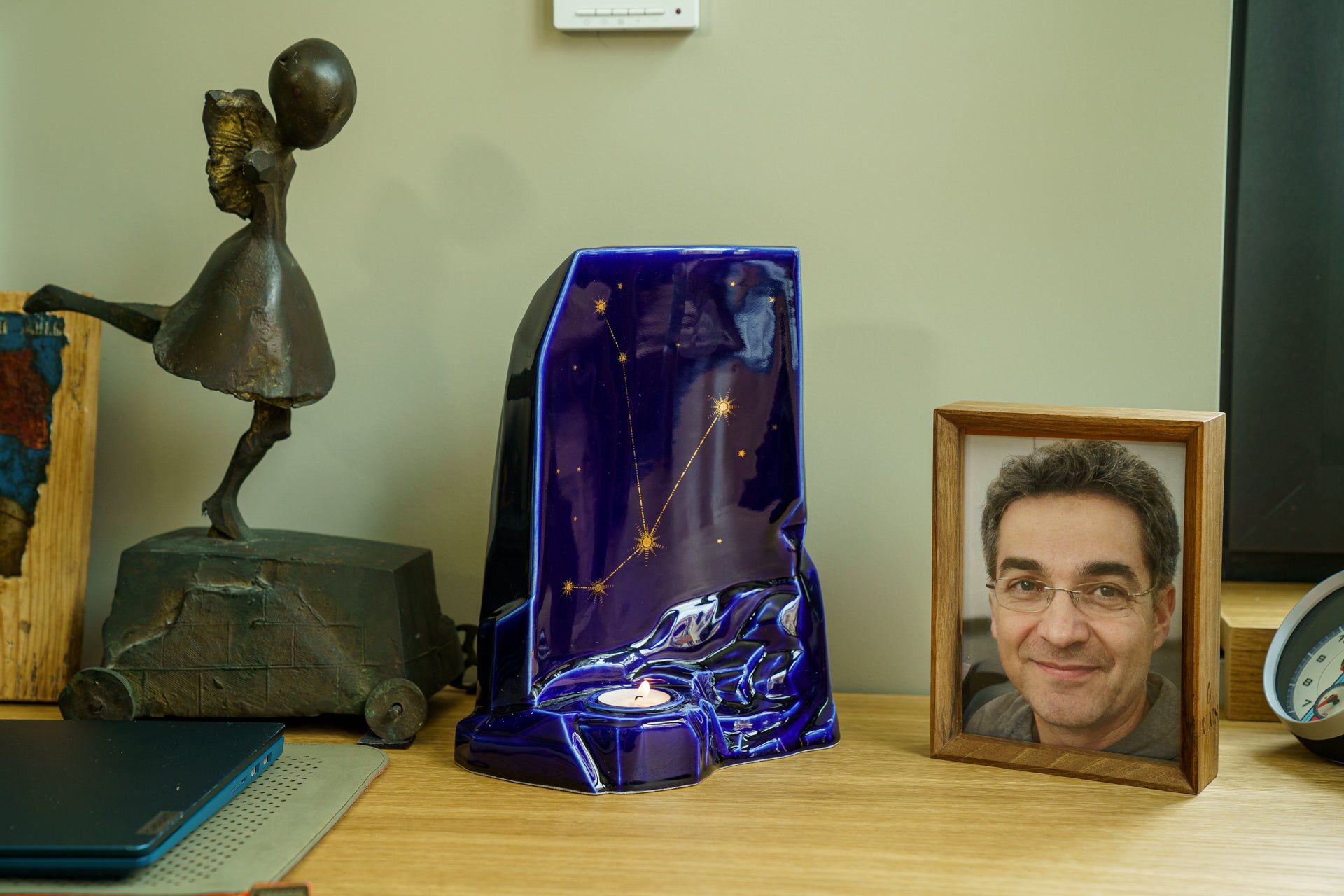 Pulvis Art Urns Adult Size Urn Zodiac Urn for Ashes "Aries" - Large | Star Sign Urn