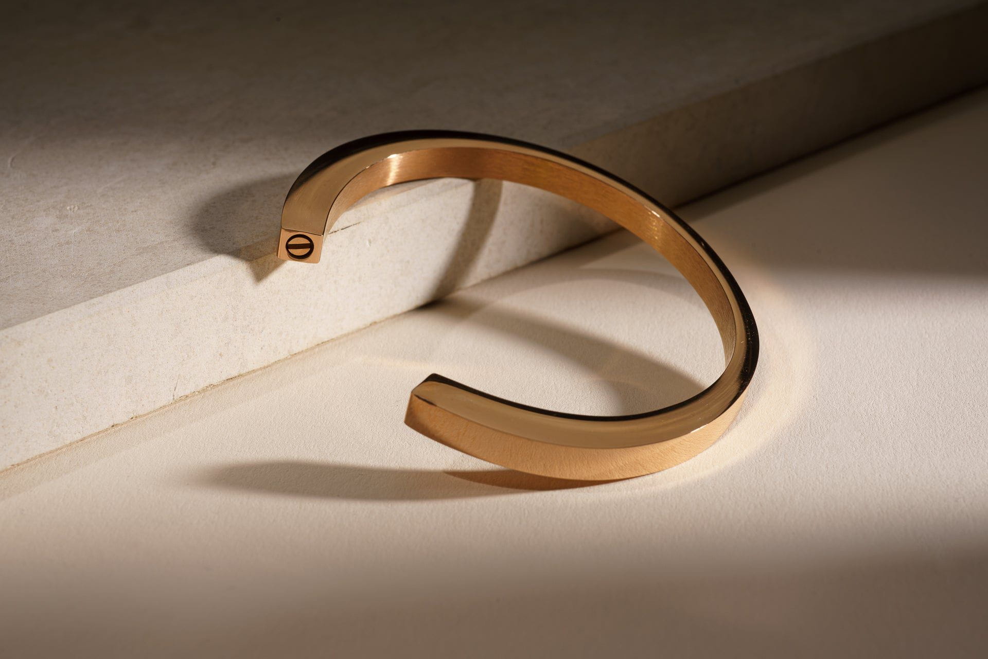 Pulvis Art Urns Cremation Bracelet – Elegance | Stainless Steel | Memorial Jewelry | Brass Finish