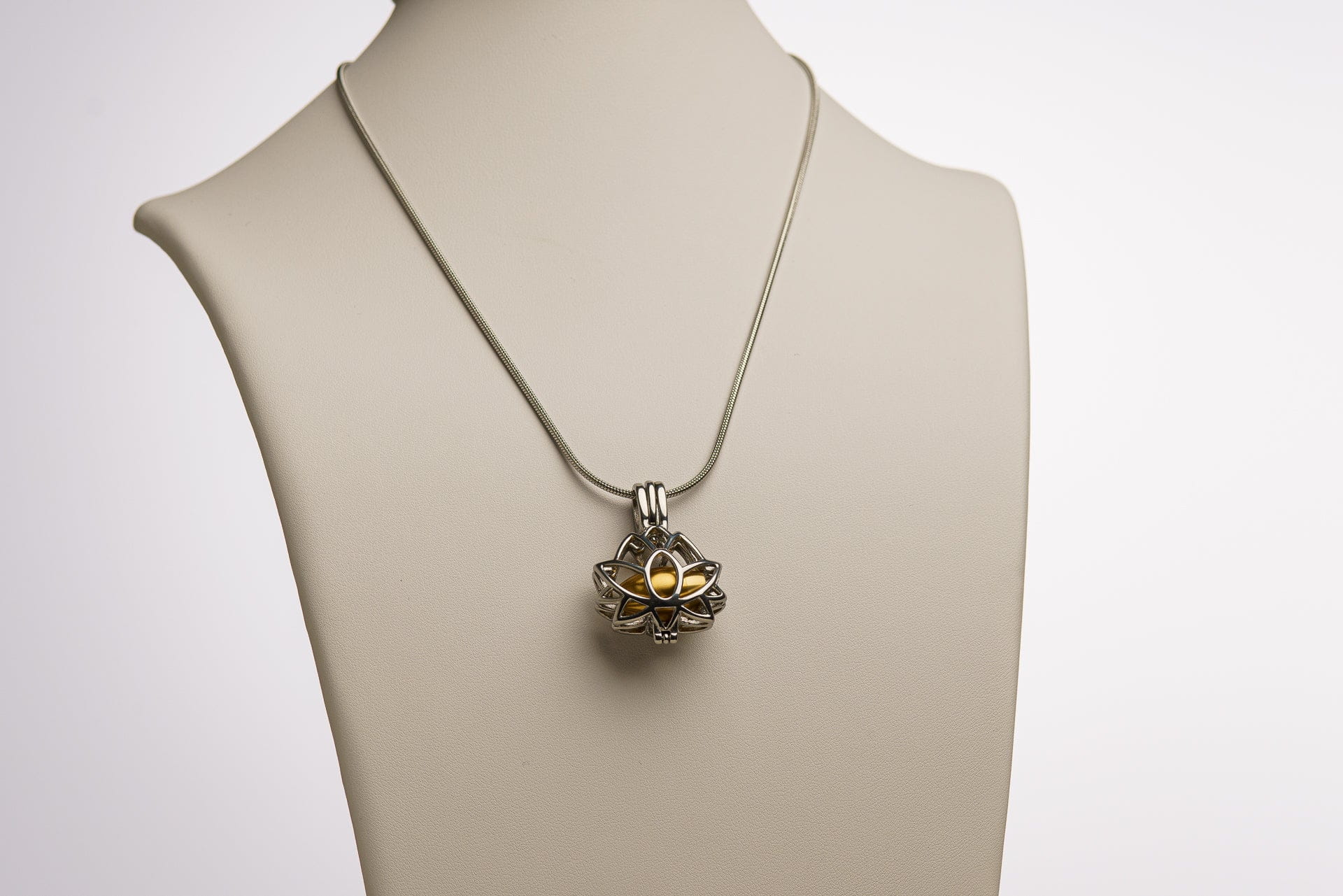 Pulvis Art Urns Cremation Necklace – Bloom | Stainless Steel | Memorial Jewelry