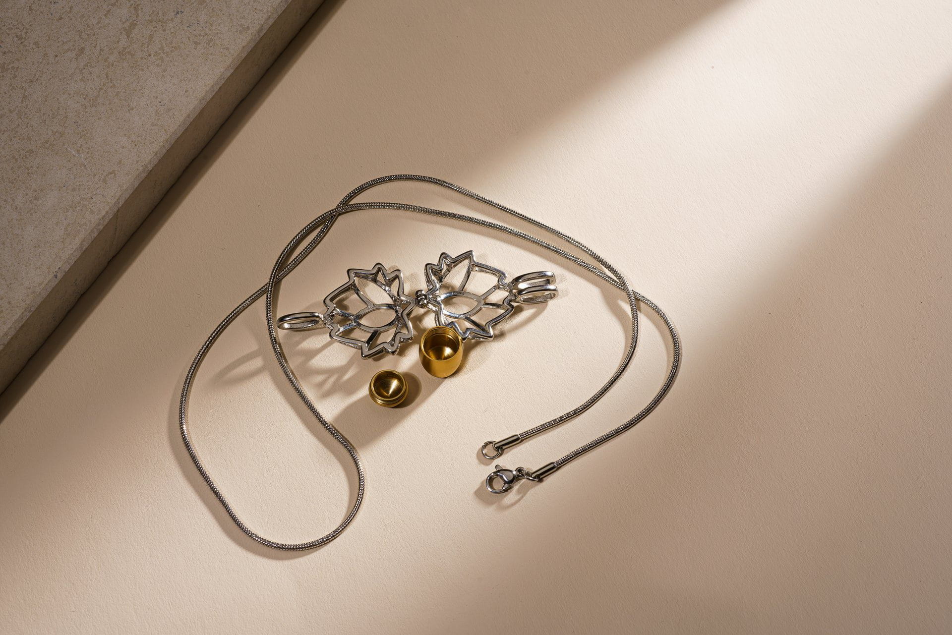 Pulvis Art Urns Cremation Necklace – Bloom | Stainless Steel | Memorial Jewelry
