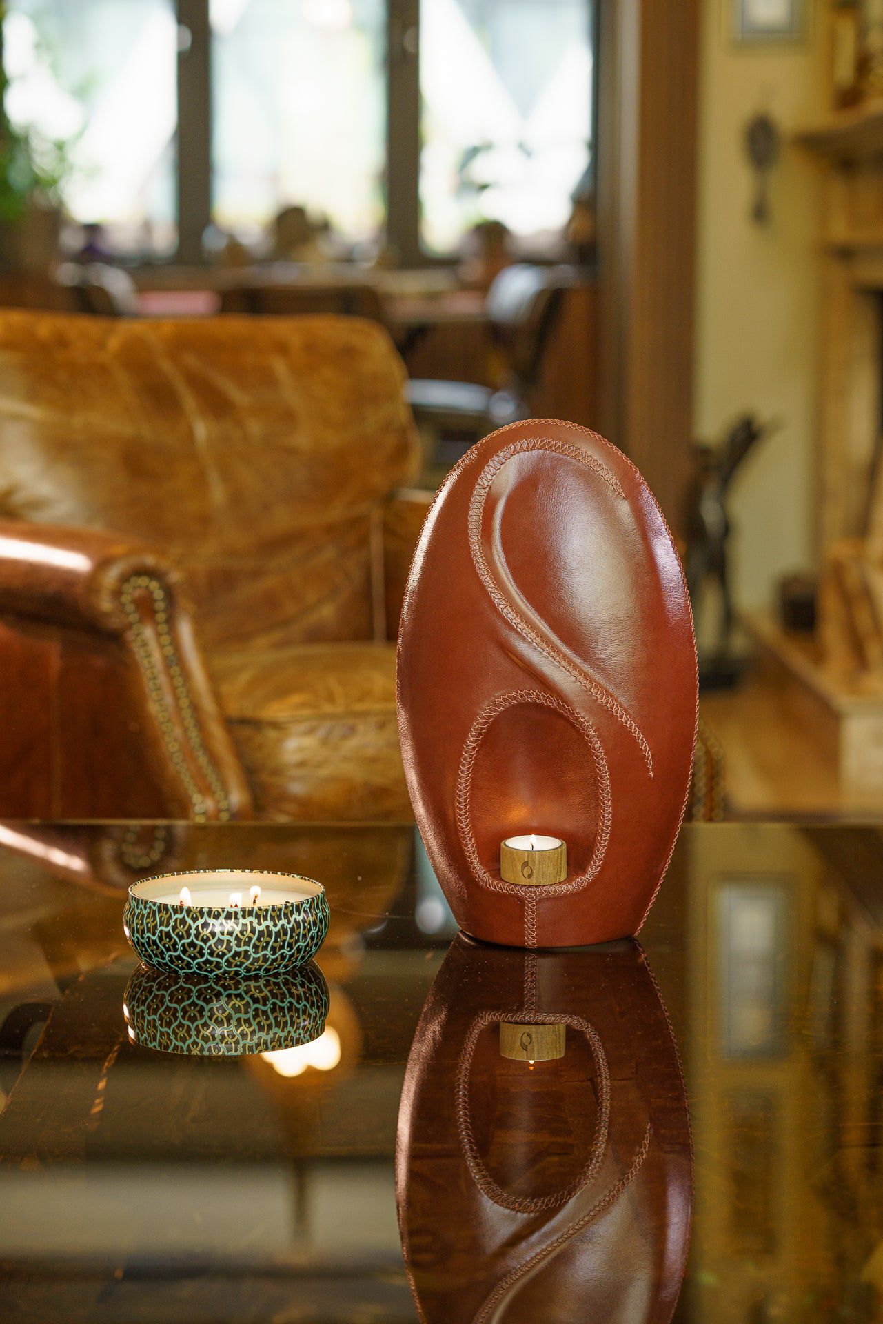 Pulvis Art Urns Exclusive Urn Leather Cremation Urn for Ashes "Eternity" - Genuine Leather