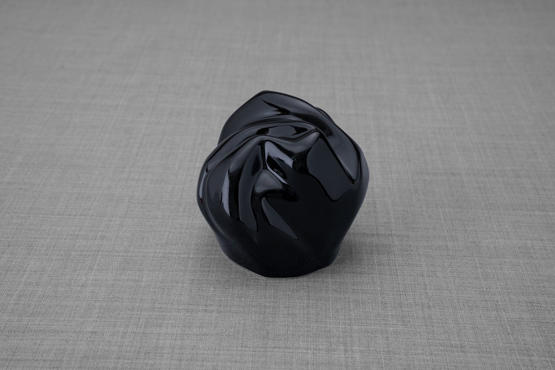 Pulvis Art Urns Keepsake Urn Cremation Keepsake Urn "Precious" - Small | Lamp Black | Ceramic