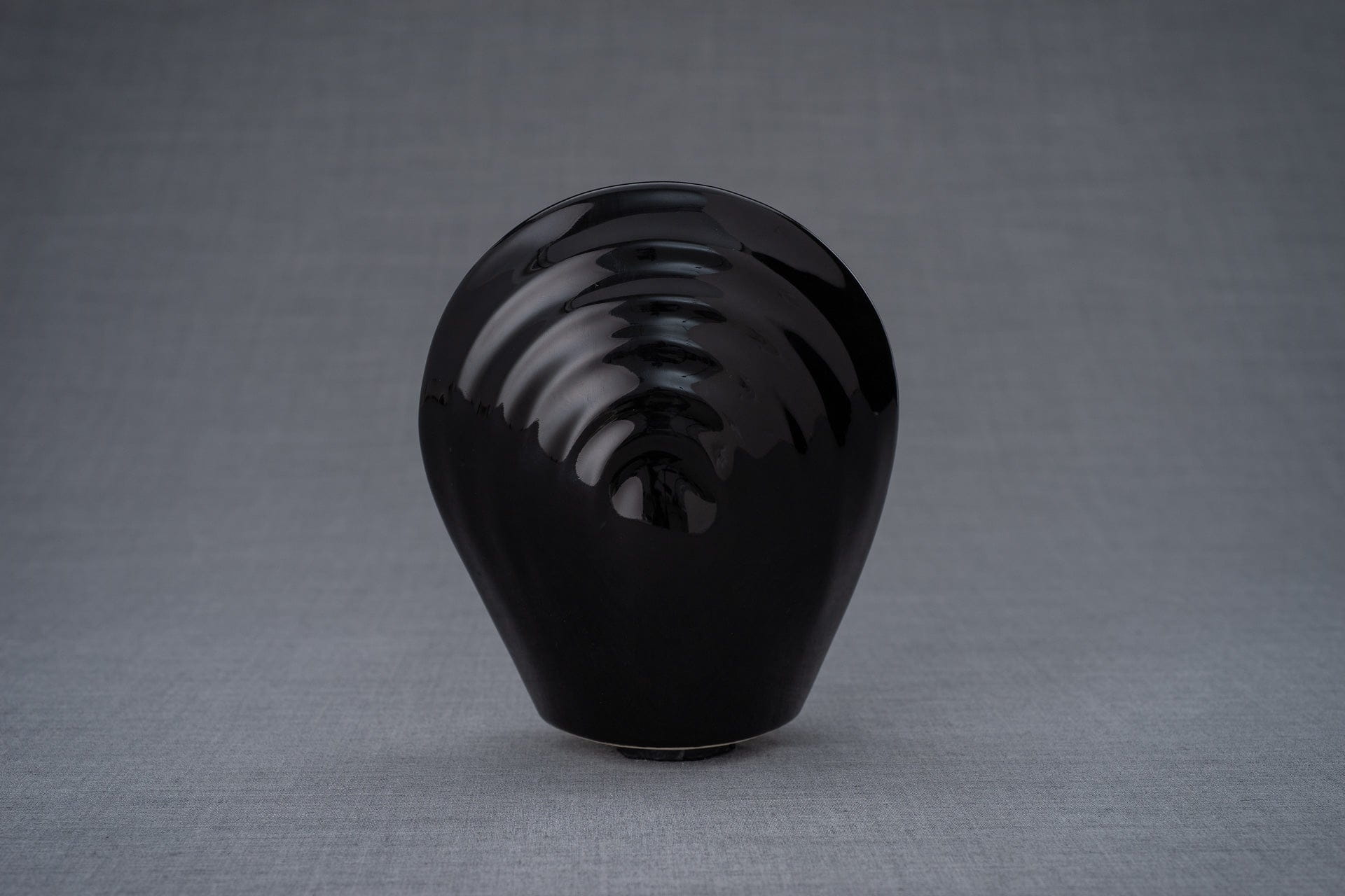 Pulvis Art Urns Keepsake Urn Handmade Cremation Keepsake Urn "Guardian" - Small | Lamp Black | Ceramic