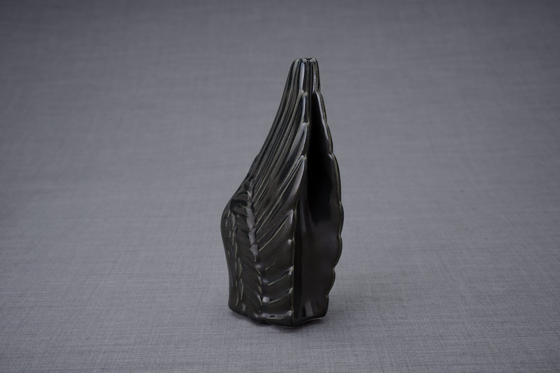 Wings Handmade Cremation Keepsake Urn for Ashes, color Black Gloss-Pulvis Art Urns