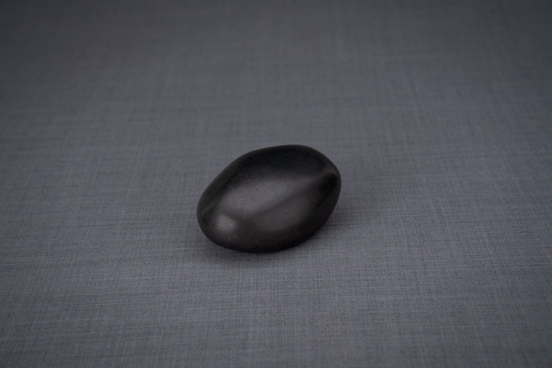 Pulvis Art Urns Keepsake Urn Handmade Mini Keepsake Urn "Palm Stone" - Dark Matte | Ceramic