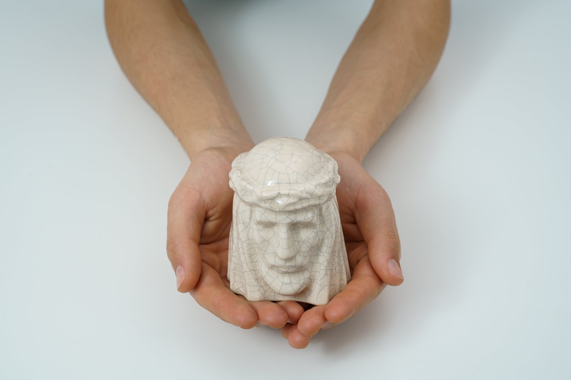 Pulvis Art Urns Keepsake Urn Handmade Mini Keepsake Urn "The Christ" - Craquelure | Ceramic