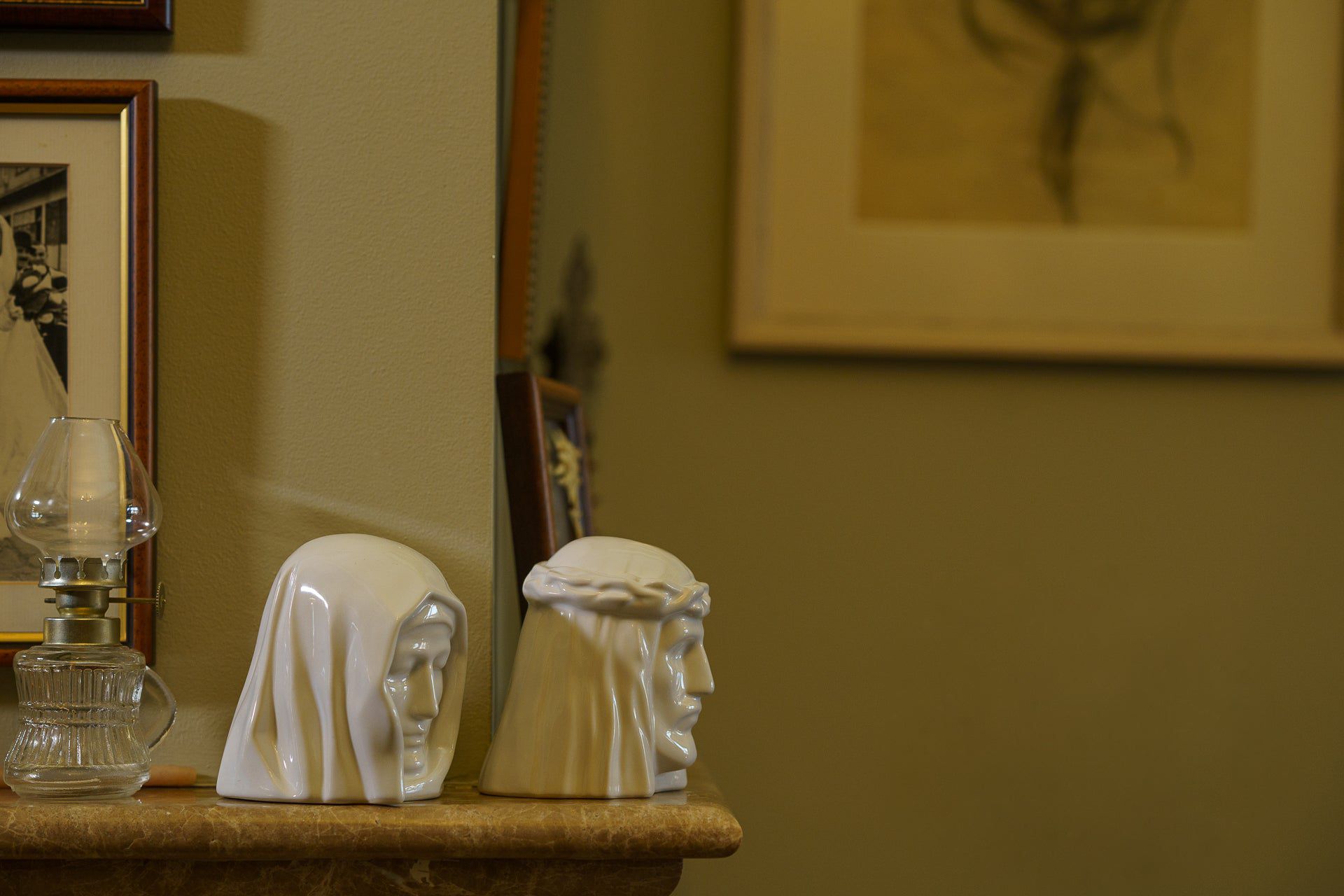 Pulvis Art Urns Keepsake Urn Handmade Mini Keepsake Urn "The Christ" - Craquelure | Ceramic