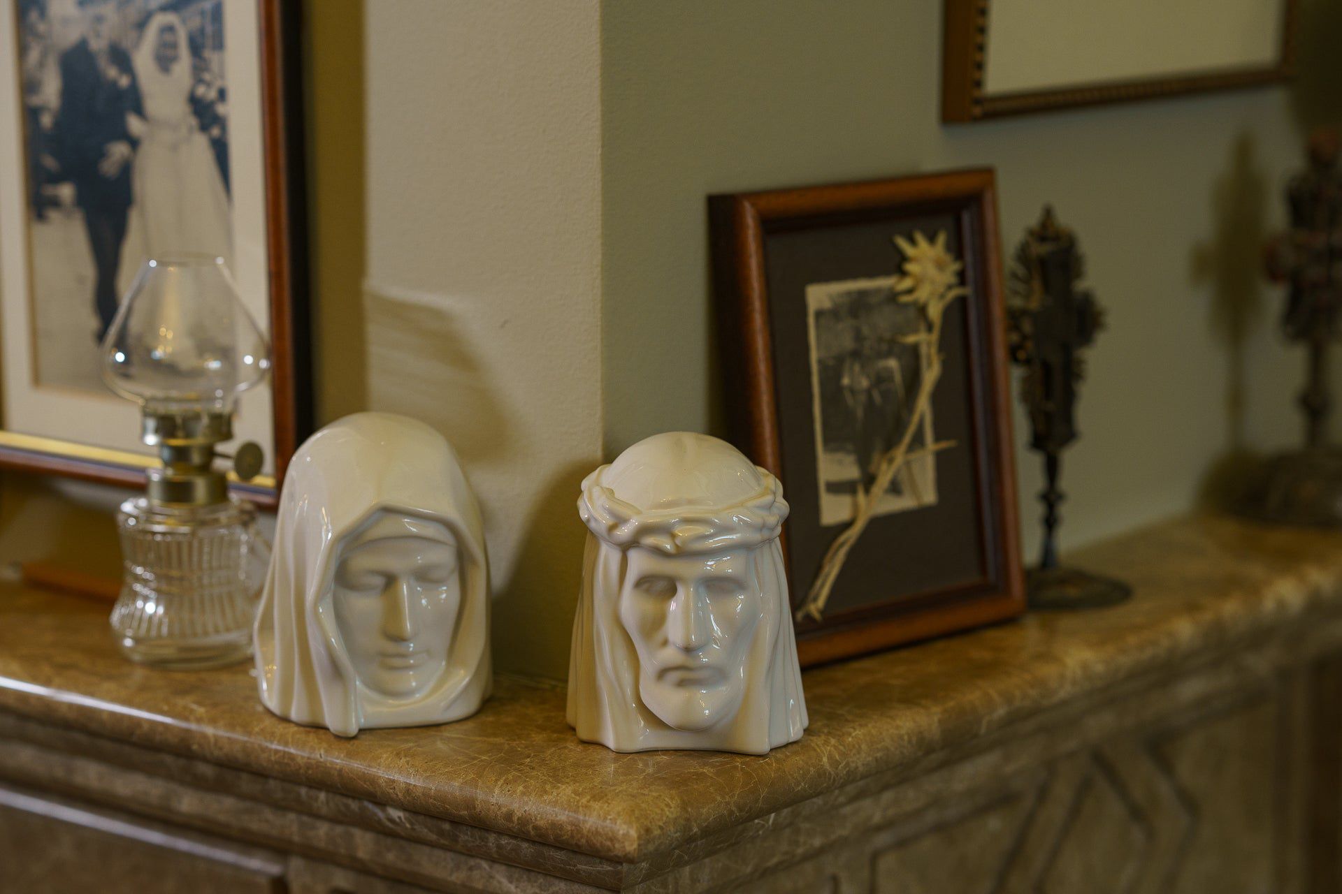 Pulvis Art Urns Keepsake Urn Handmade Mini Keepsake Urn "The Christ" - Transparent | Ceramic
