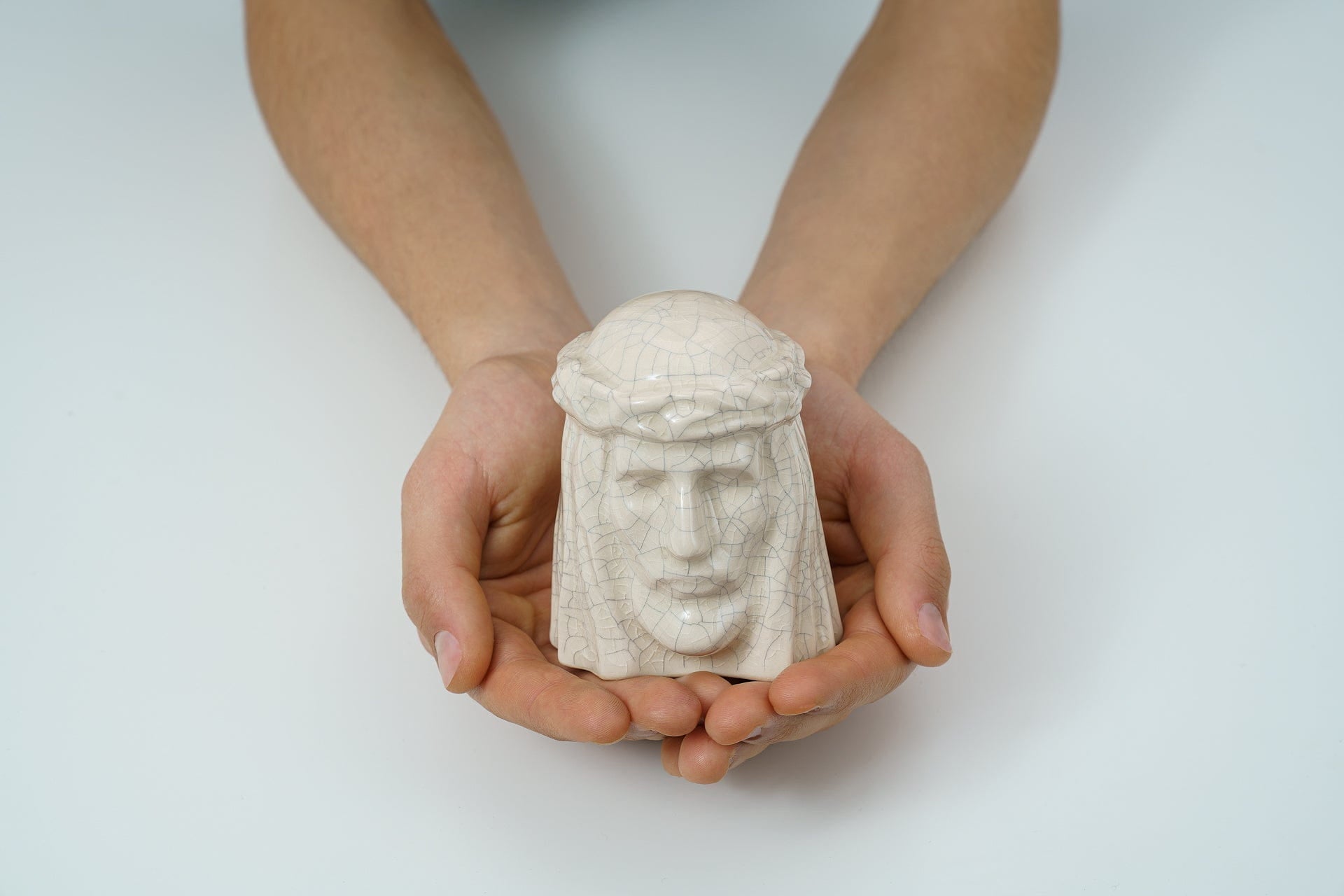 Pulvis Art Urns Keepsake Urn Handmade Mini Keepsake Urn "The Christ" - White | Ceramic