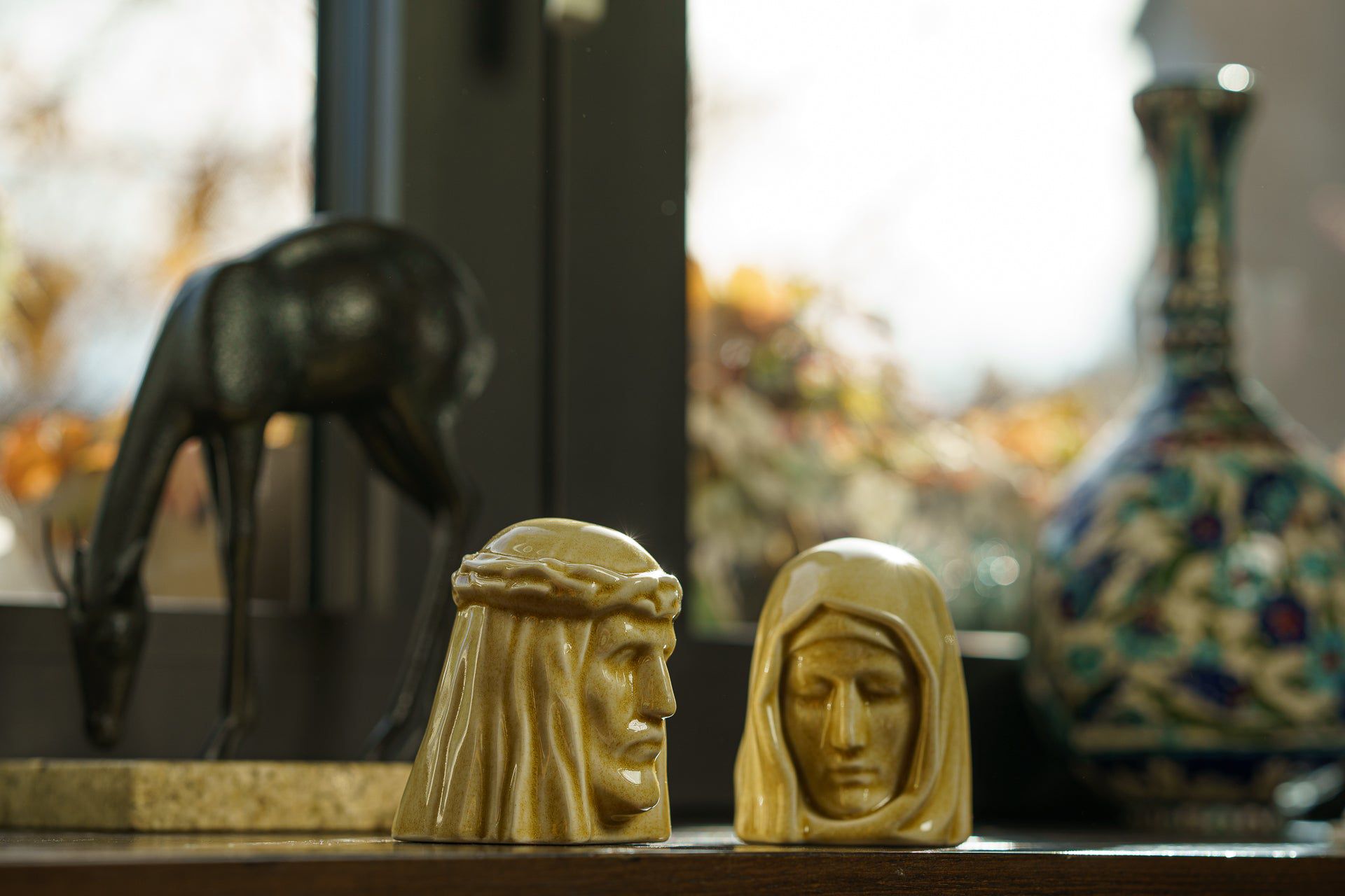 Pulvis Art Urns Keepsake Urn Handmade Mini Keepsake Urn "The Holy Mother" - Craquelure | Ceramic