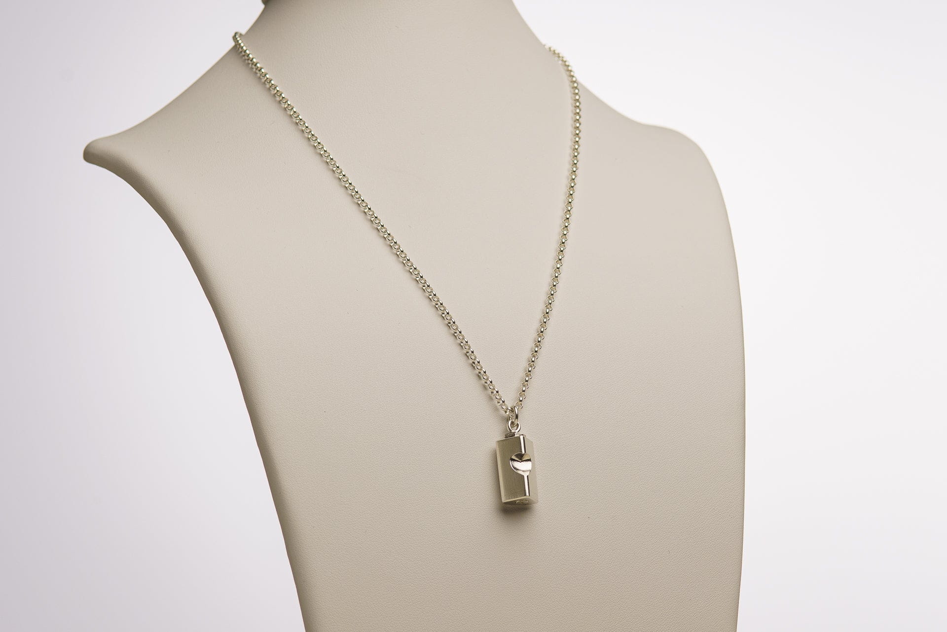 Pulvis Art Urns Memorial Cremation Necklace – Heart | Silver | Handmade Cremation Jewelry
