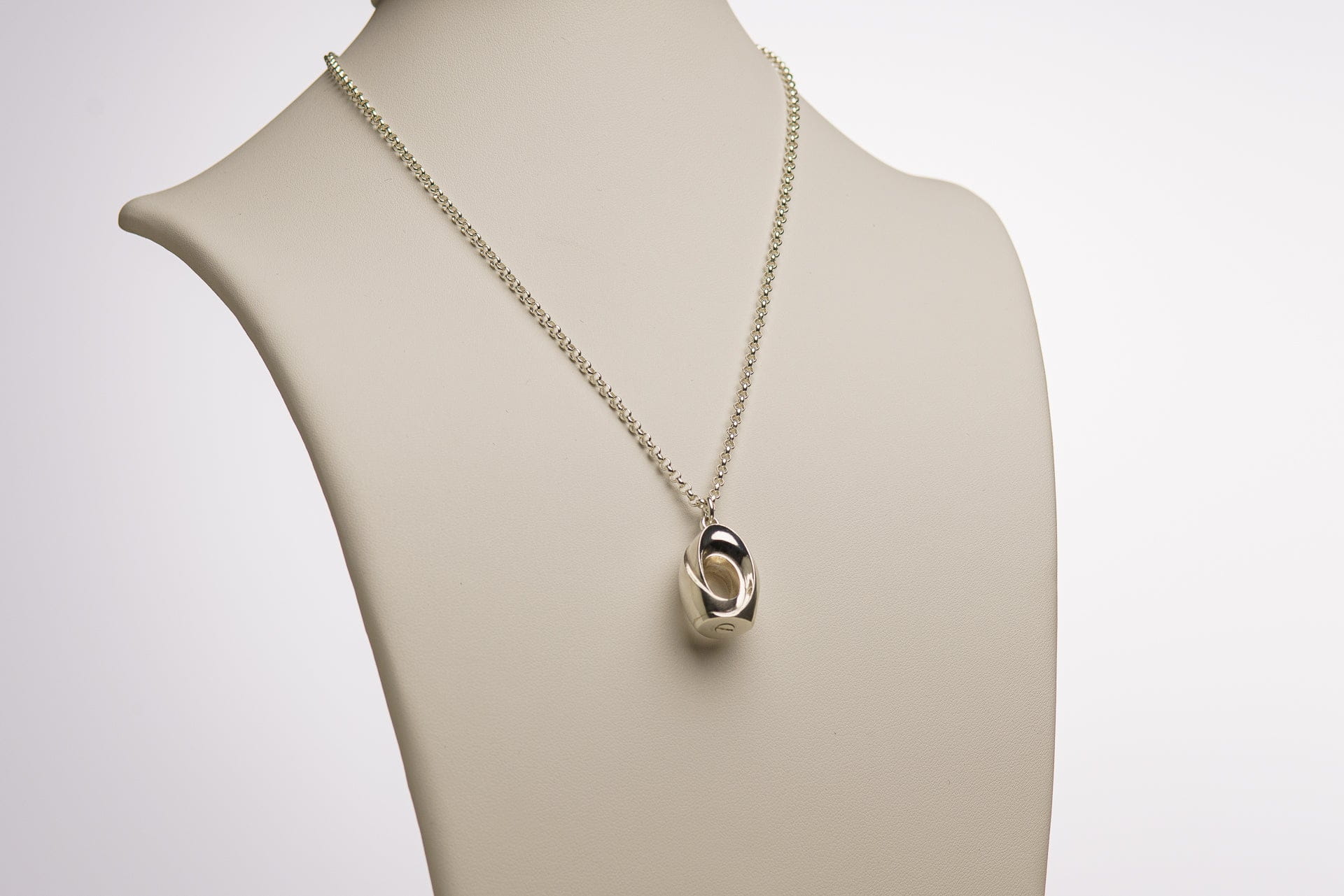 Pulvis Art Urns Memorial Cremation Necklace – The Passage | Silver | Handmade Cremation Jewelry