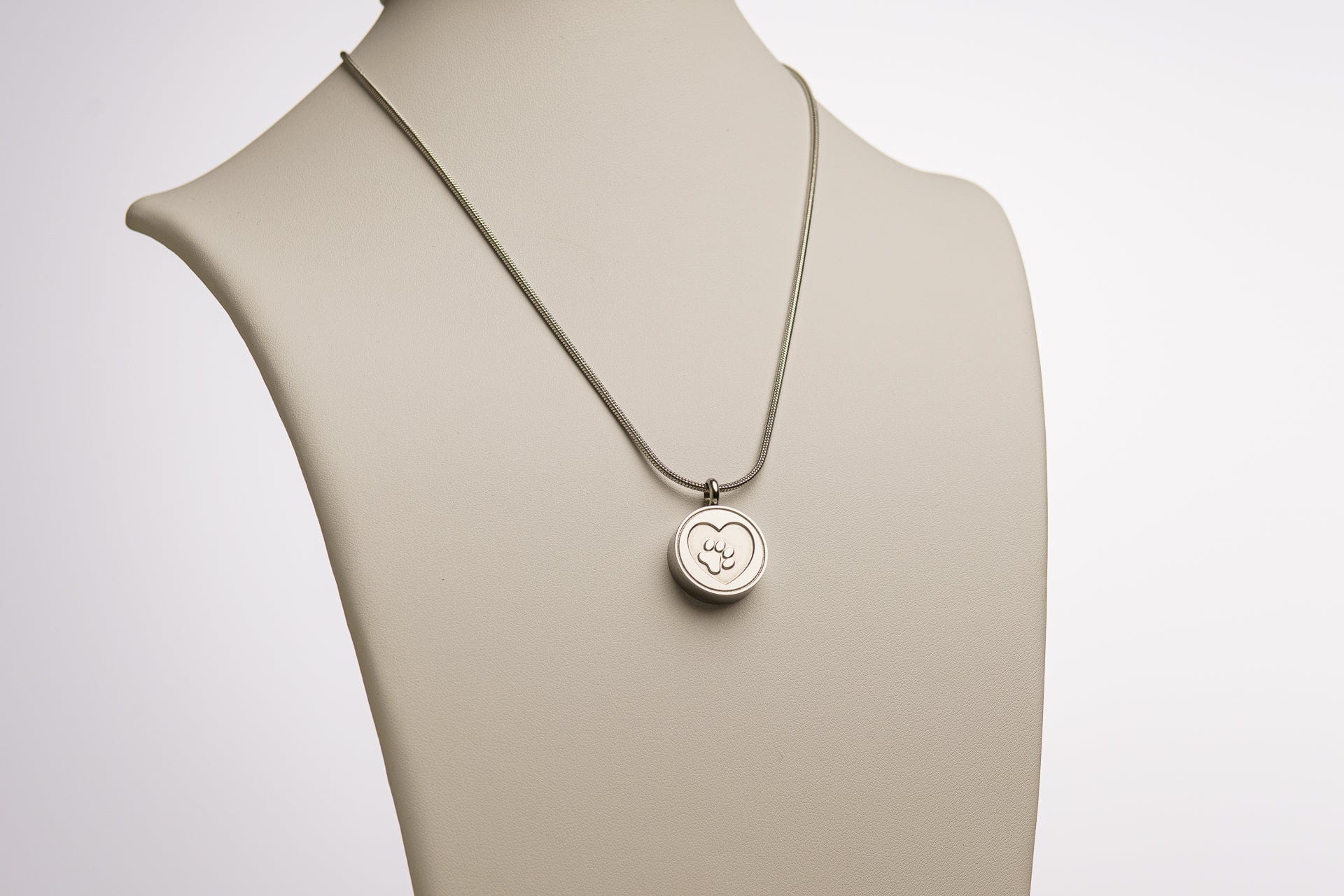 Pulvis Art Urns Pet Cremation Necklace – Paw | Stainless Steel | Memorial Jewelry | Silver Finish