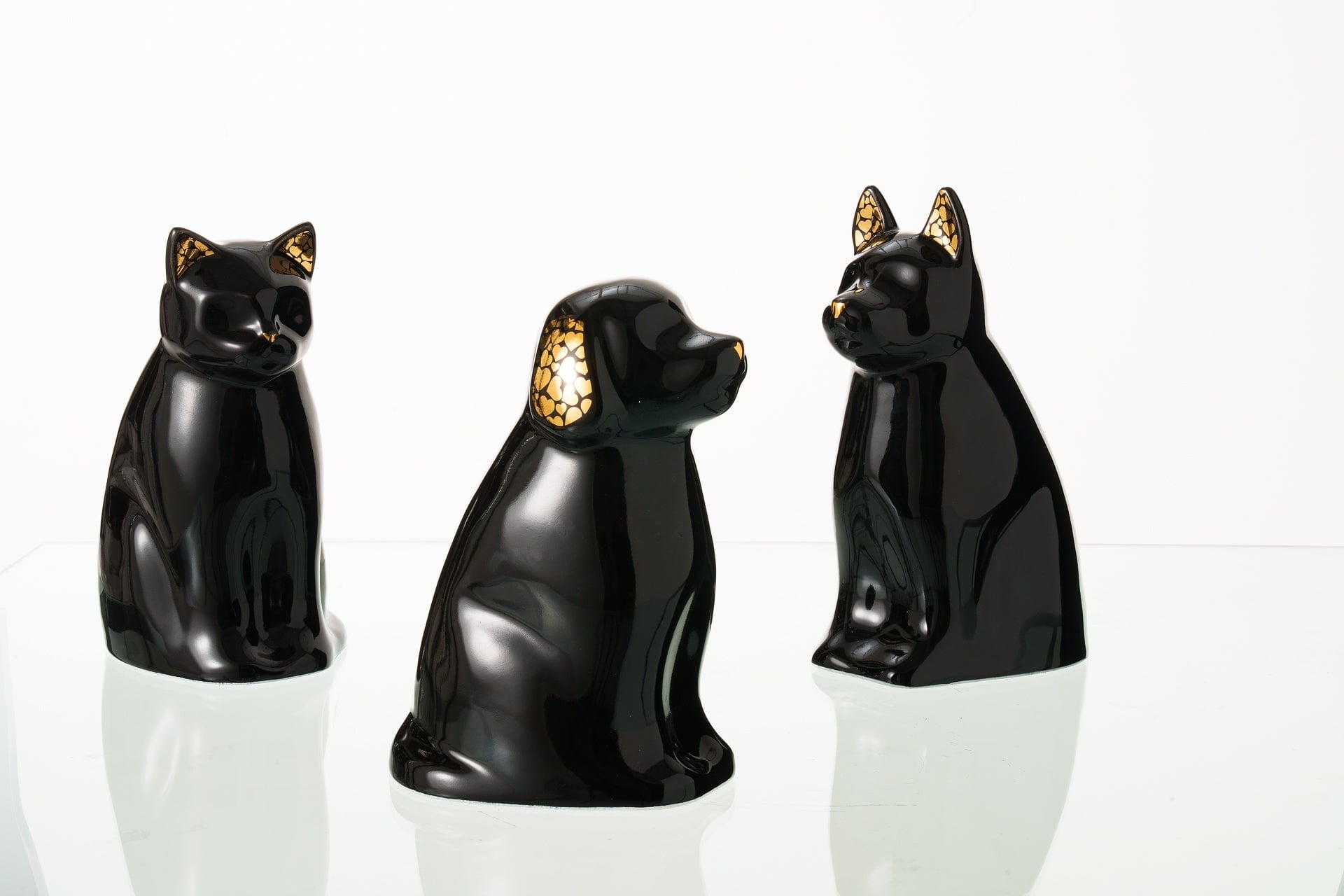 Pulvis Art Urns Pet Urn "Barkley" Pet Urn for Dog - Black | Ceramic | Handmade