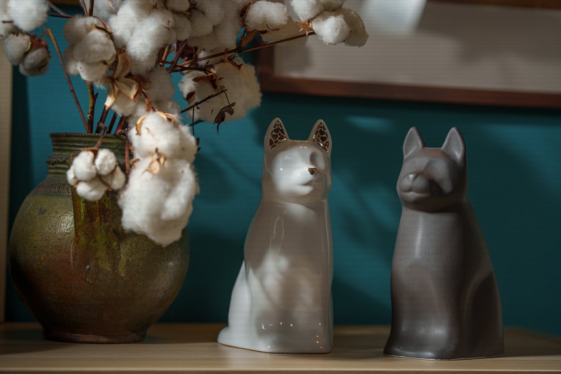 Pulvis Art Urns Pet Urn "Barkley" Pet Urn for Dog - White | Ceramic | Handmade
