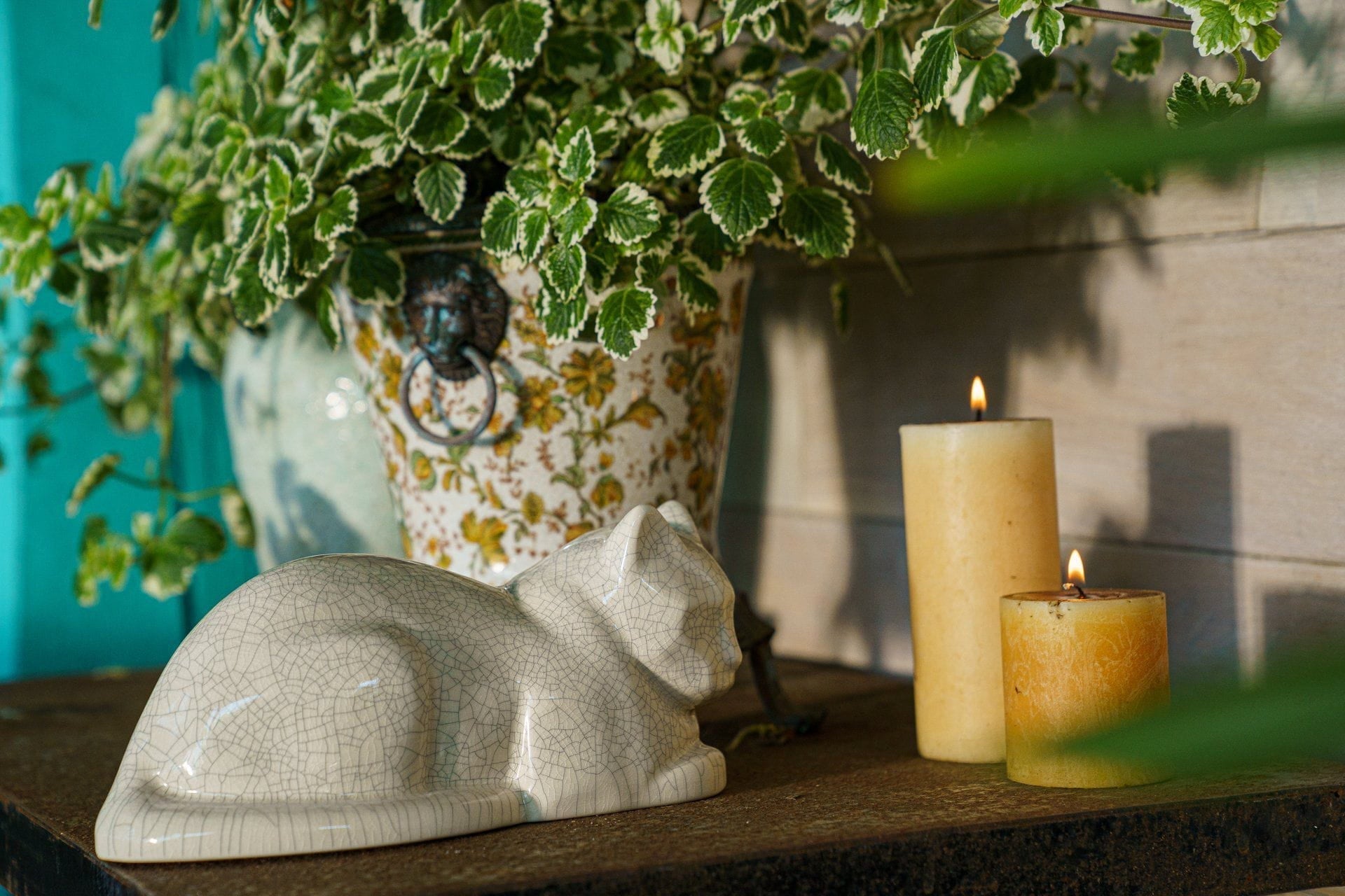 Cat Cremation Urn for Ashes - Craquelure | Ceramic | Handmade