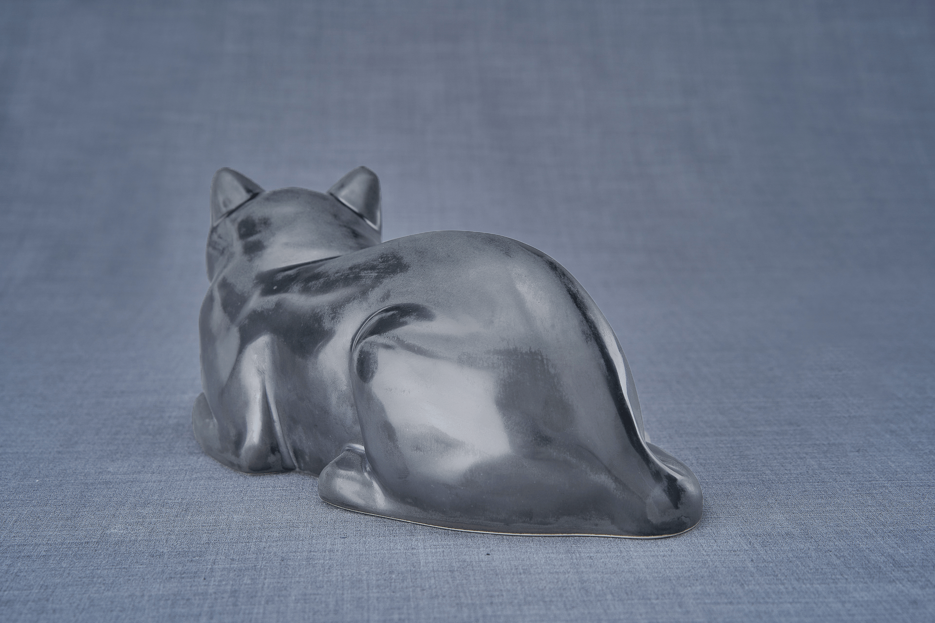 Cat Cremation Urn for Ashes - Dark Matte | Ceramic | Handmade