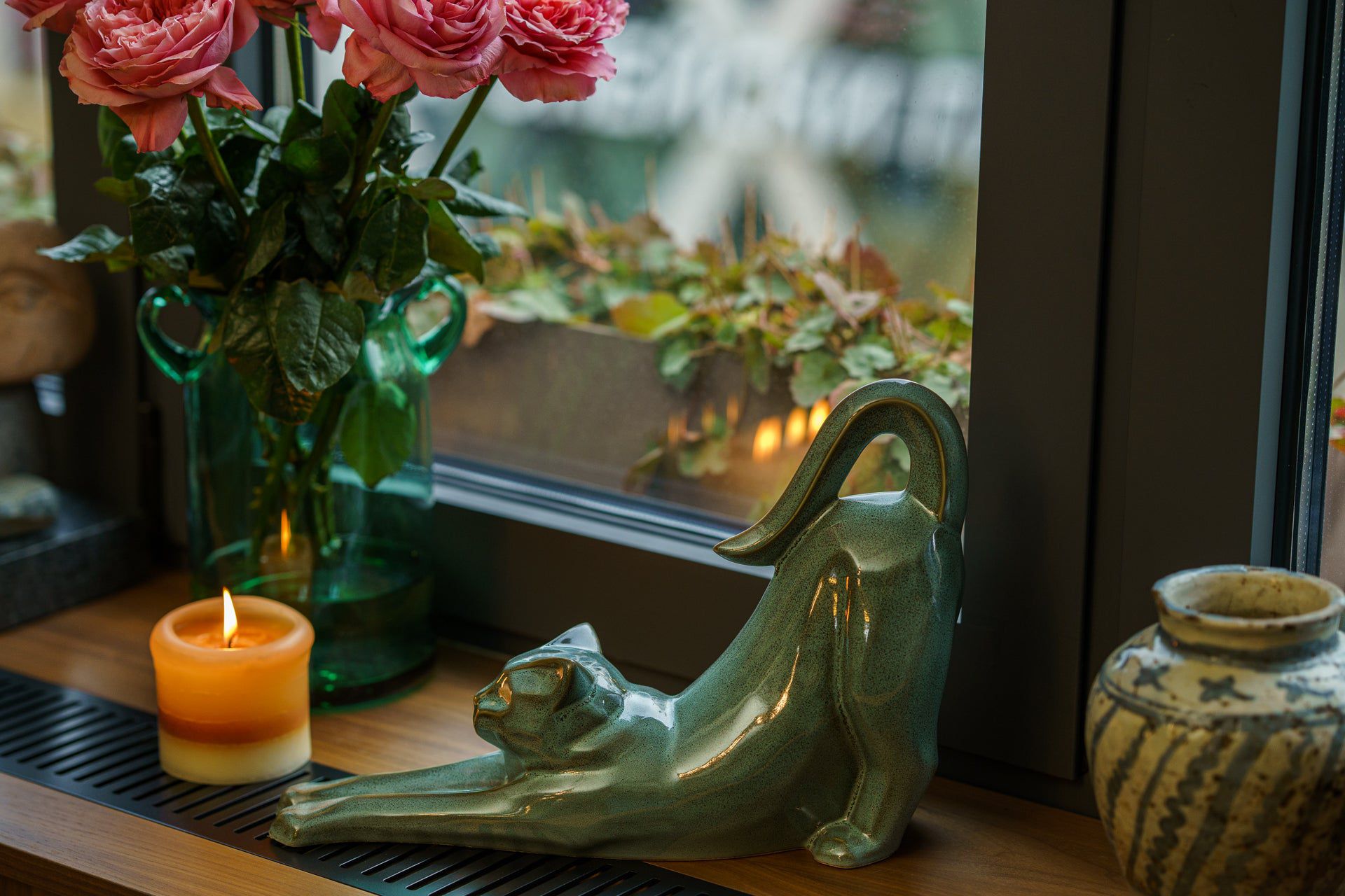 Cat Cremation Urn For Ashes "Grace" - Oily Green Melange | Ceramic