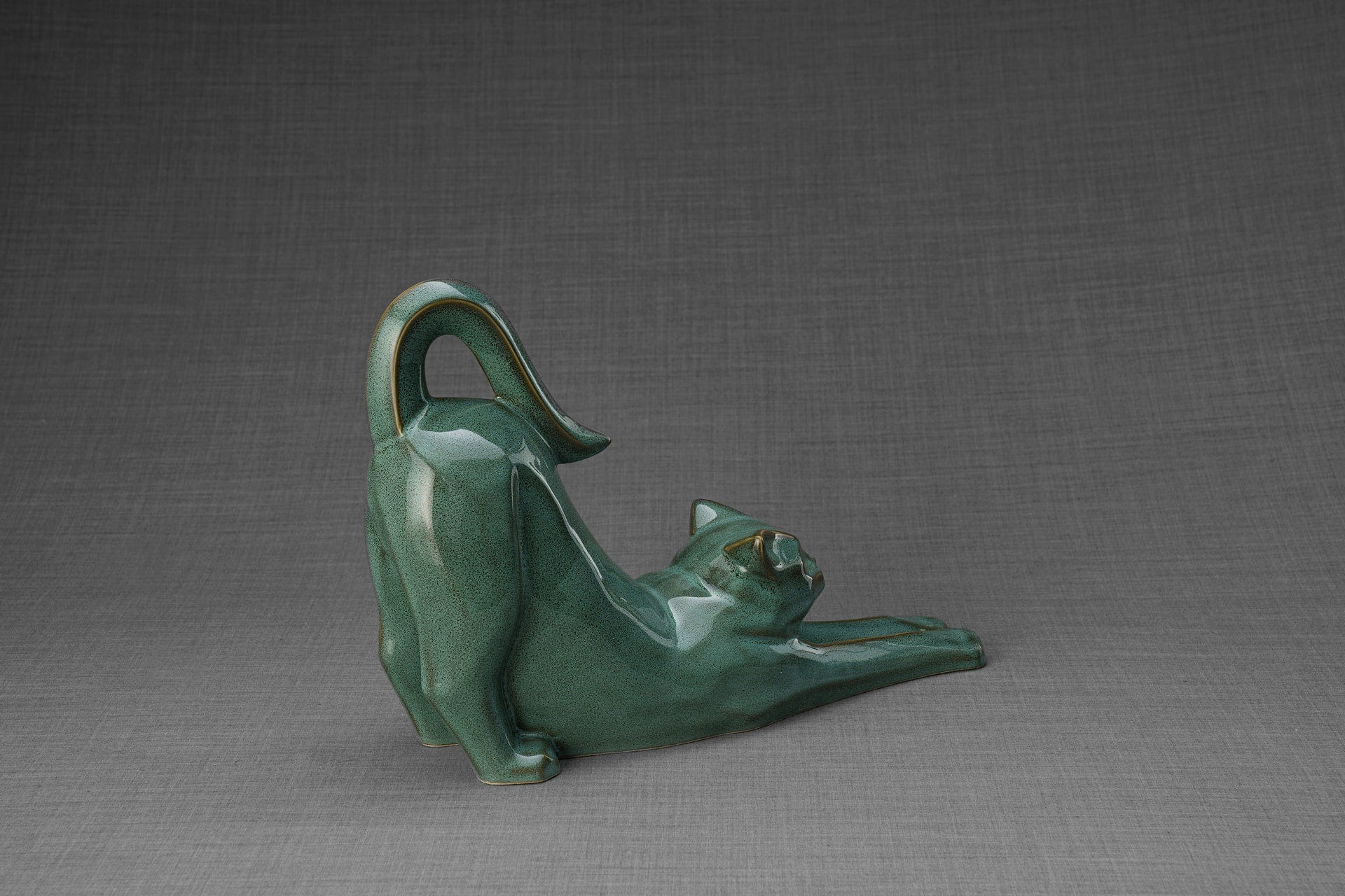 Pulvis Art Urns Pet Urn Cat Cremation Urn For Ashes "Grace" - Oily Green Melange | Ceramic