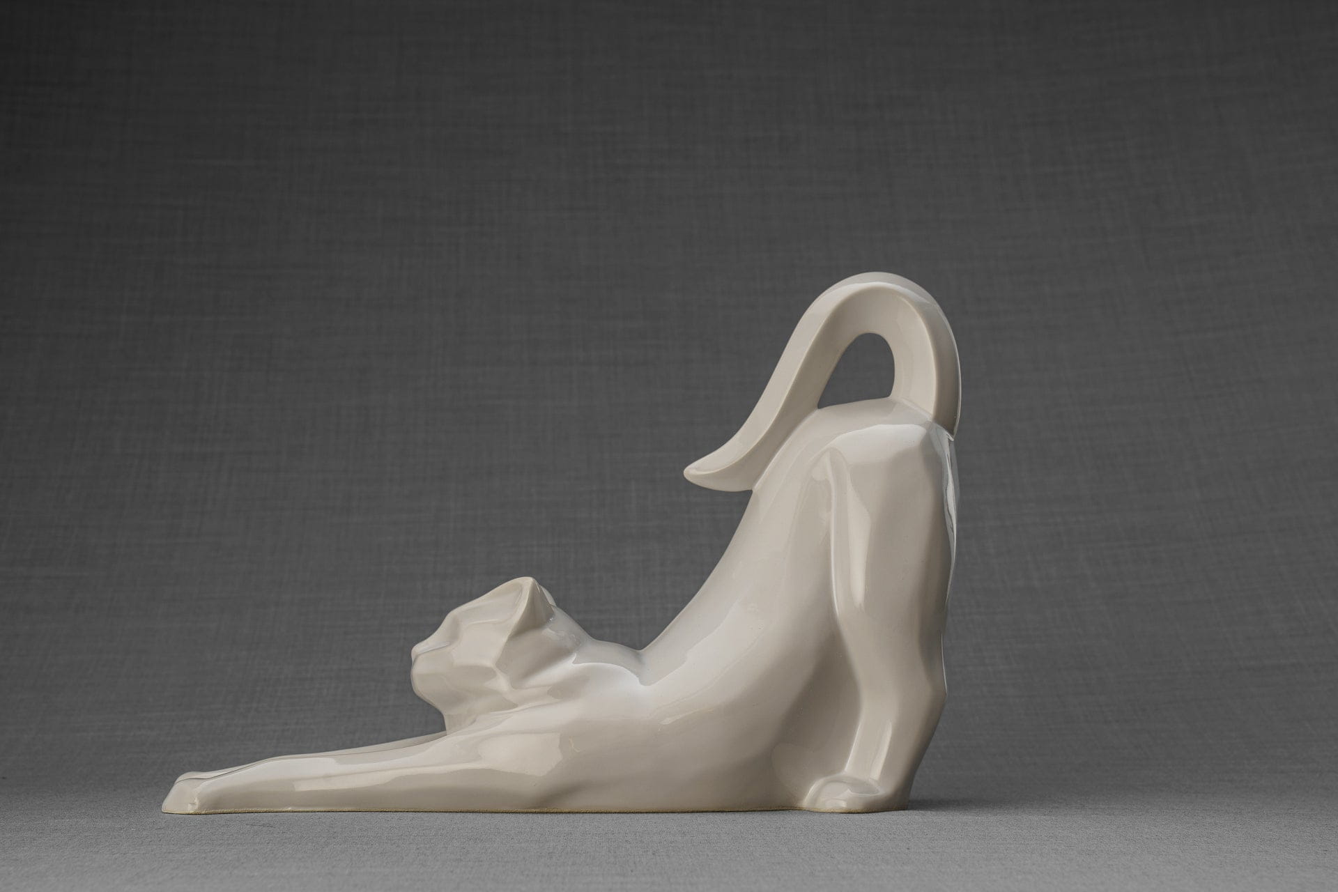Pulvis Art Urns Pet Urn Cat Cremation Urn For Ashes "Grace" - White | Ceramic