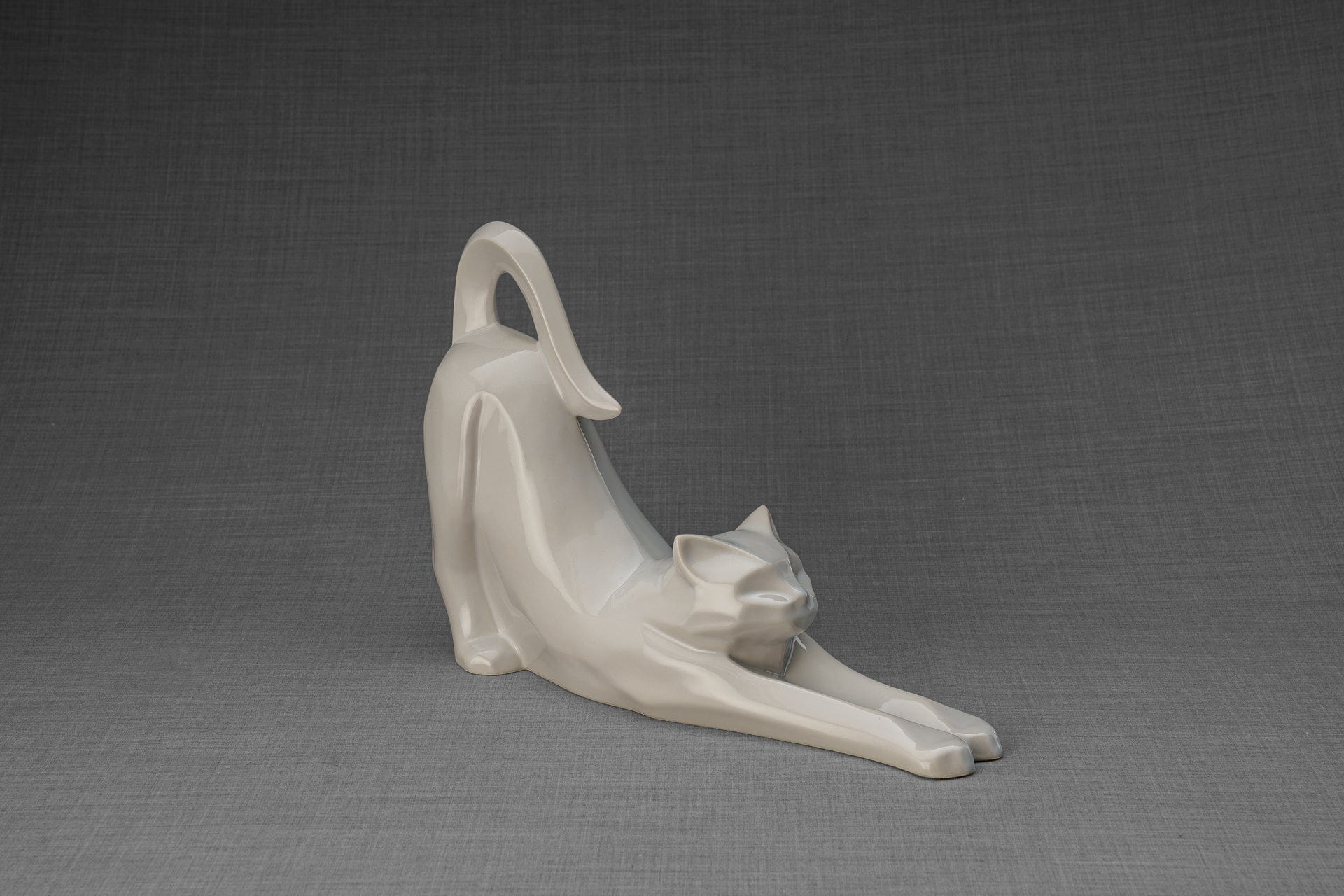 Pulvis Art Urns Pet Urn Cat Cremation Urn For Ashes "Grace" - White | Ceramic