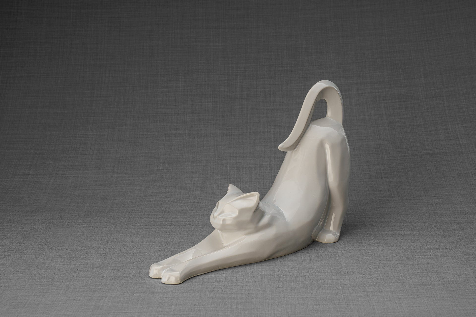Pulvis Art Urns Pet Urn Cat Cremation Urn For Ashes "Grace" - White | Ceramic