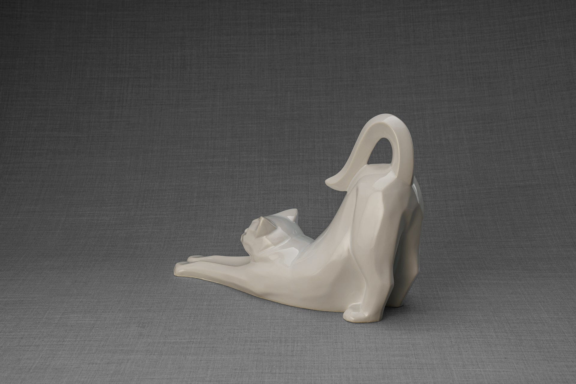 Pulvis Art Urns Pet Urn Cat Cremation Urn For Ashes "Grace" - White | Ceramic