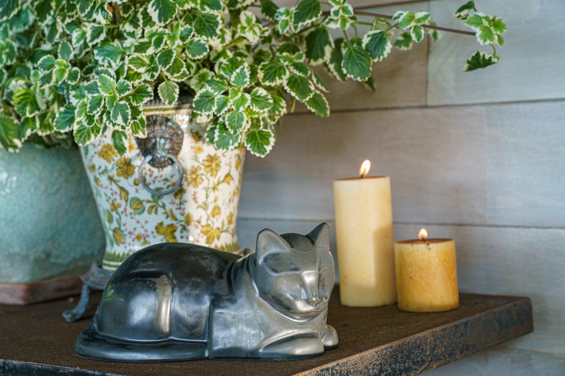Cat Cremation Urn for Ashes - Lamp Black | Ceramic | Handmade